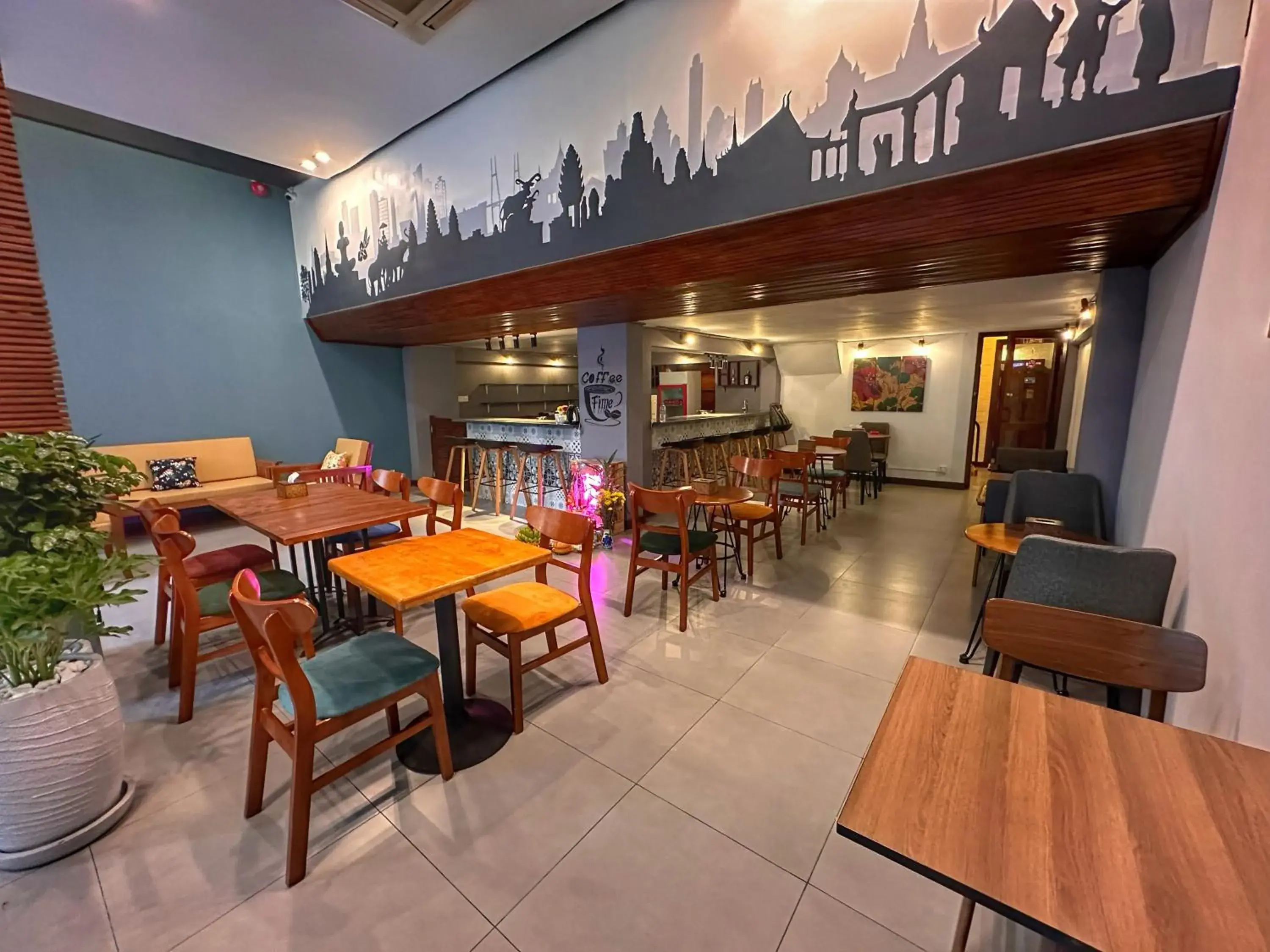 Restaurant/places to eat in Monsoon Riverside Hotel Restaurant/places to eat in Monsoon Riverside Hotel