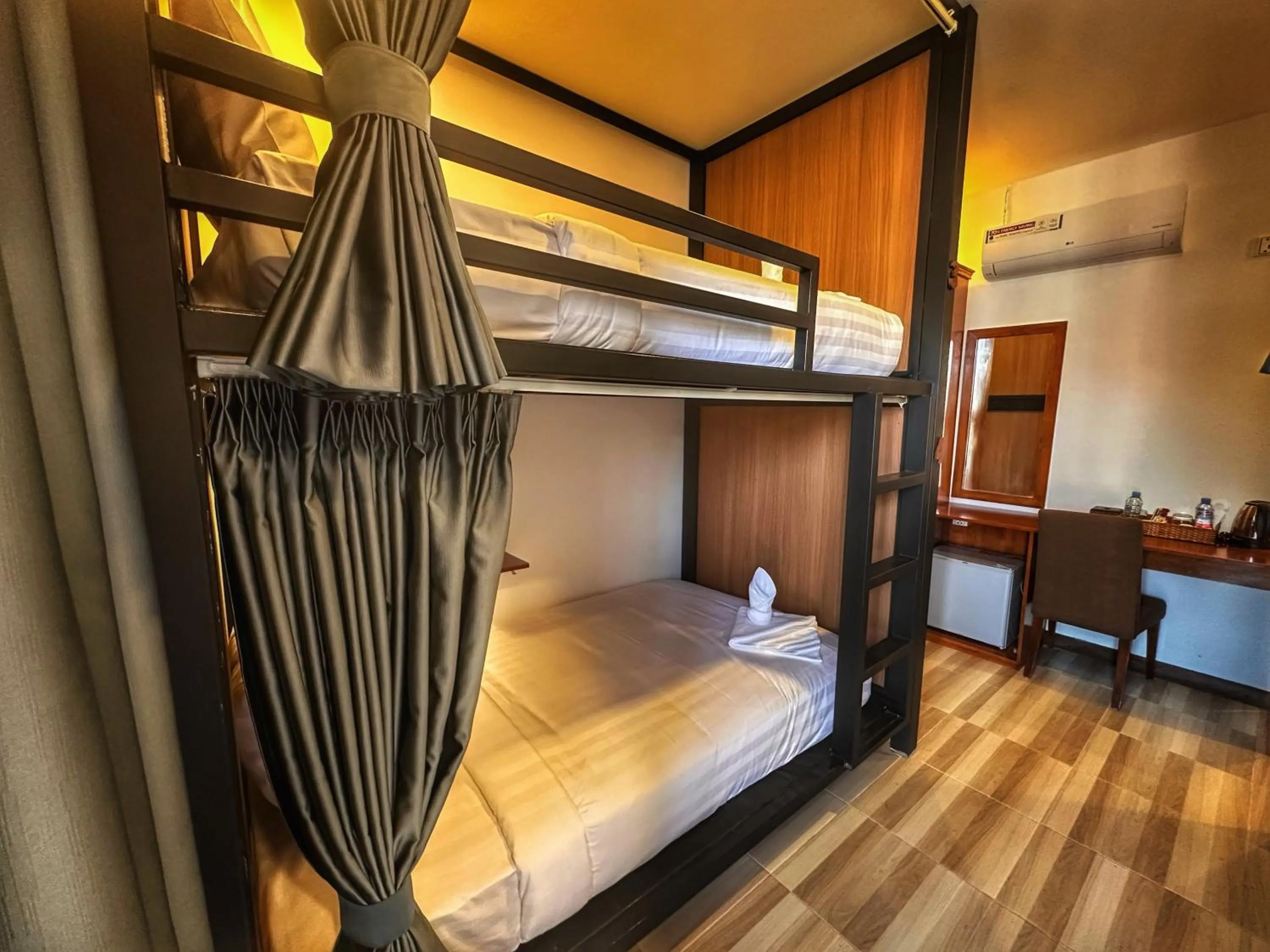 bunk bed in Monsoon Riverside Hotel