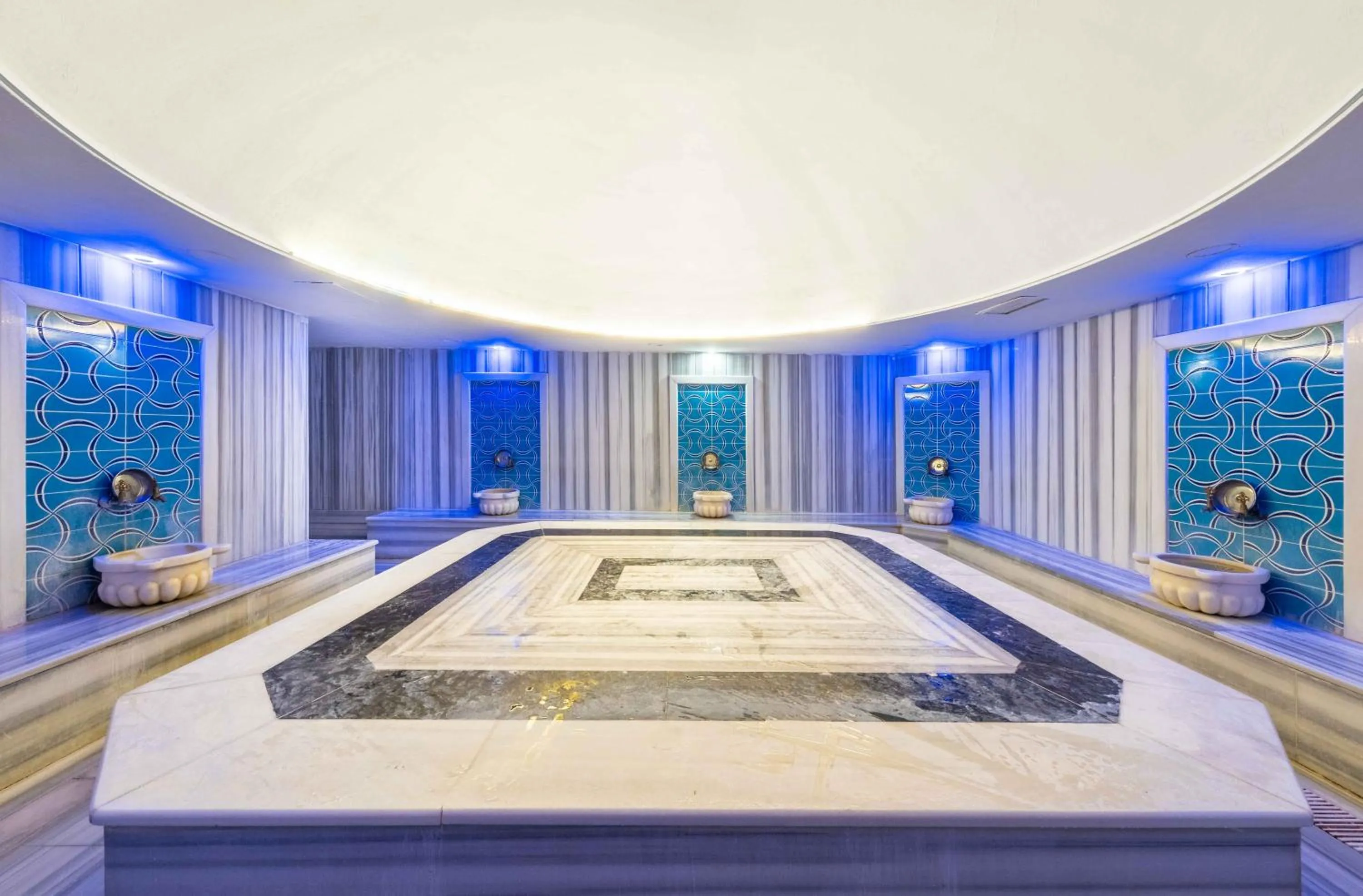 Public Bath in Ramada Resort Side