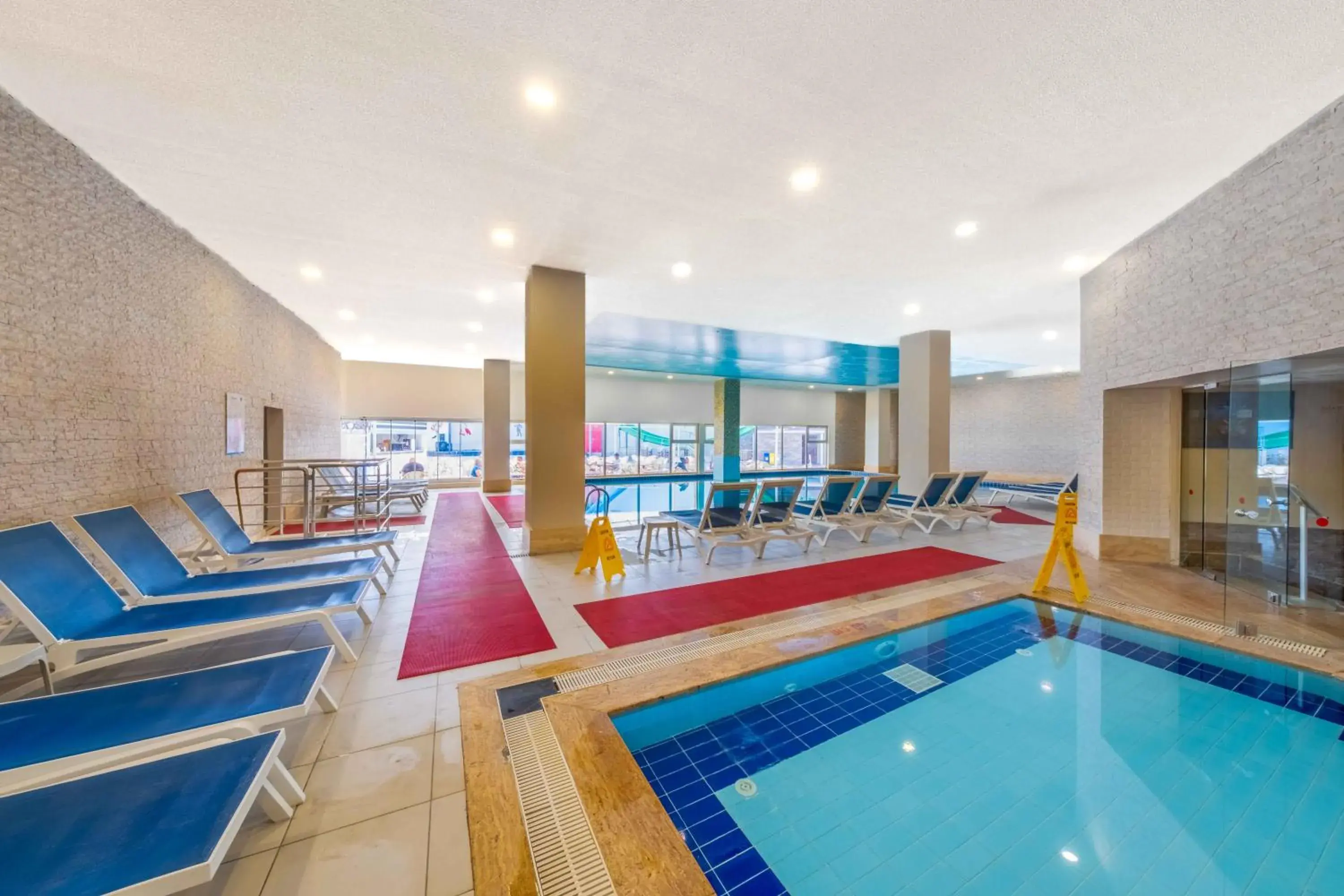 Swimming pool in Ramada Resort Side Swimming pool in Ramada Resort Side