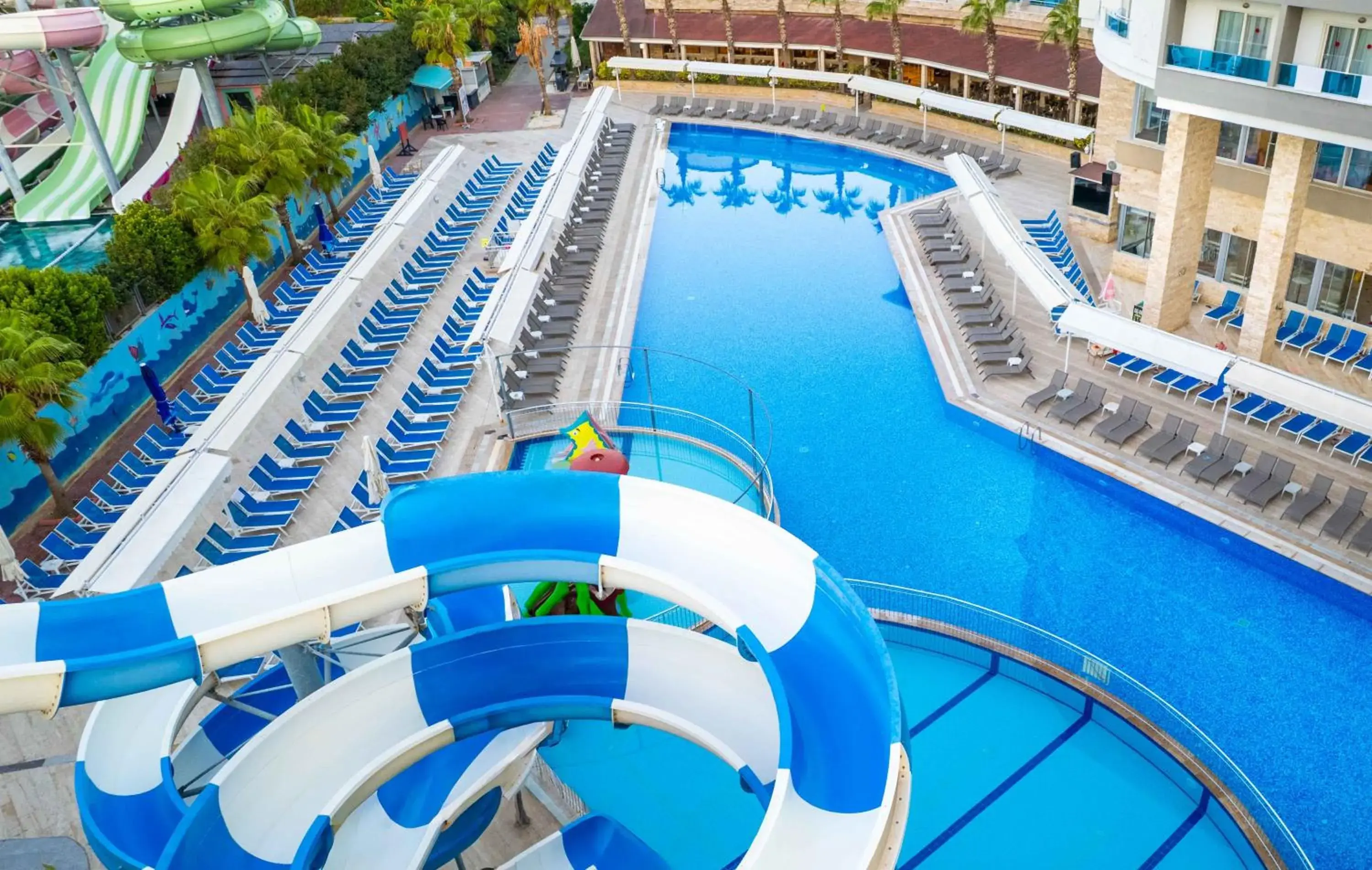 Swimming pool in Ramada Resort Side Swimming pool in Ramada Resort Side