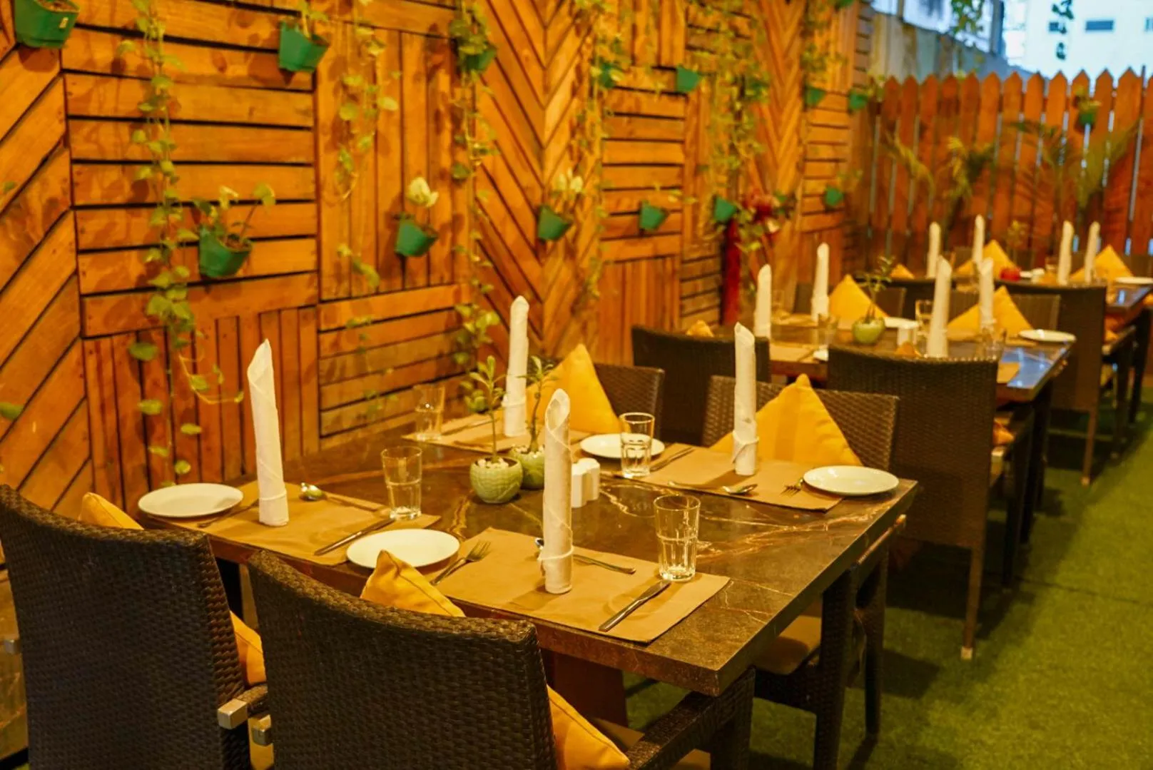 Restaurant/places to eat in Hotel Winway