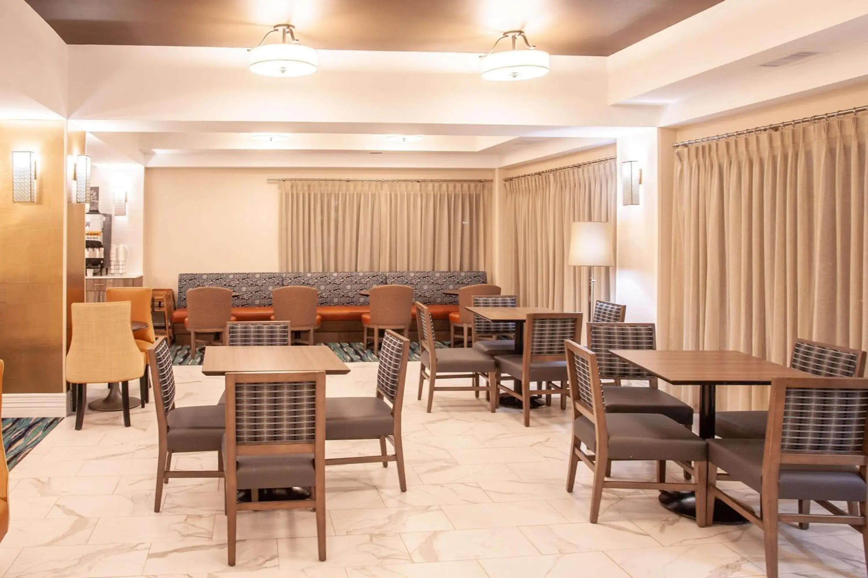 Hampton Inn & Suites Jackson Coliseum Hampton Inn & Suites Jackson Coliseum