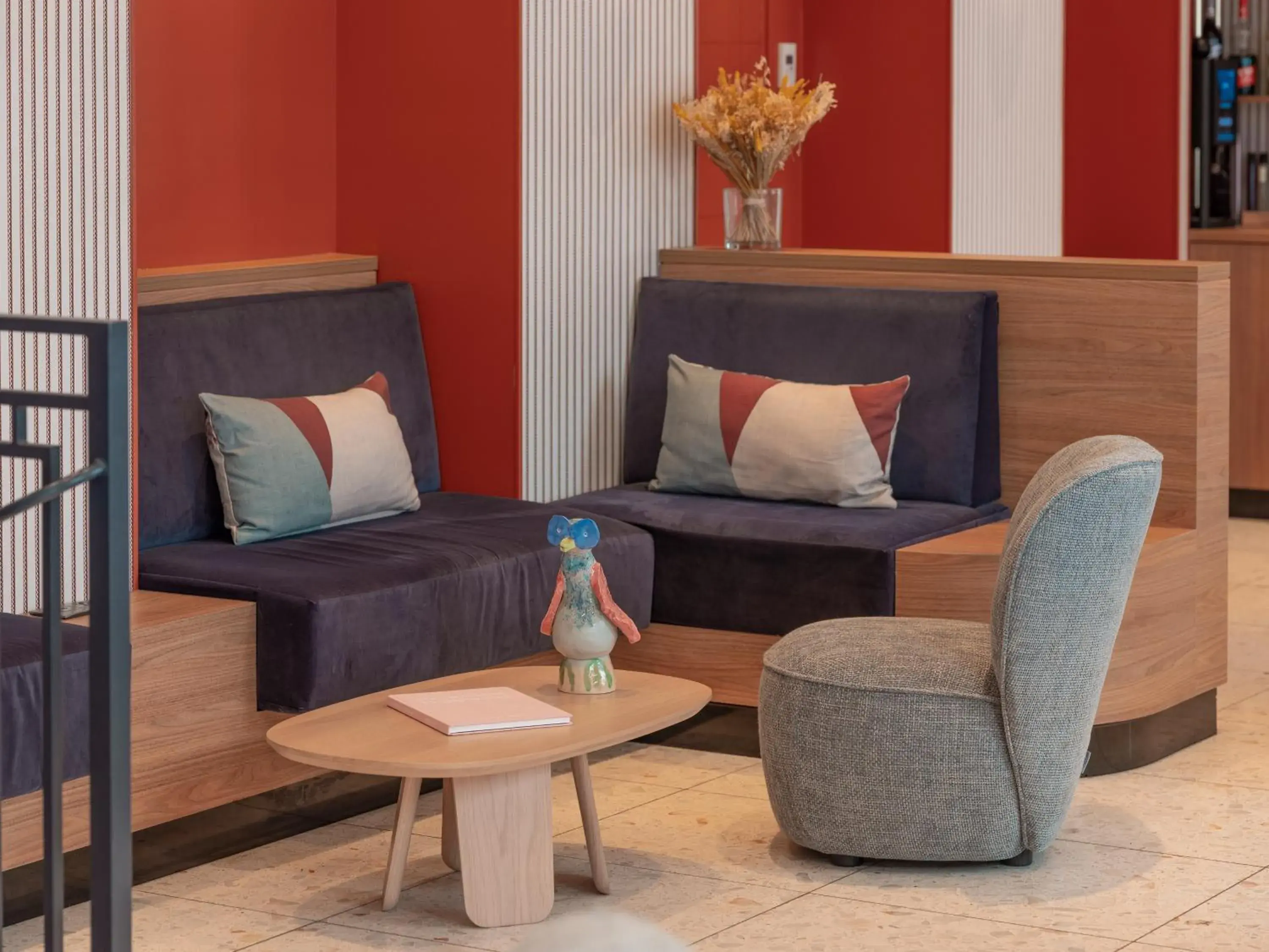 Lobby or reception in Hotel Le Mareuil Lobby or reception in Hotel Le Mareuil