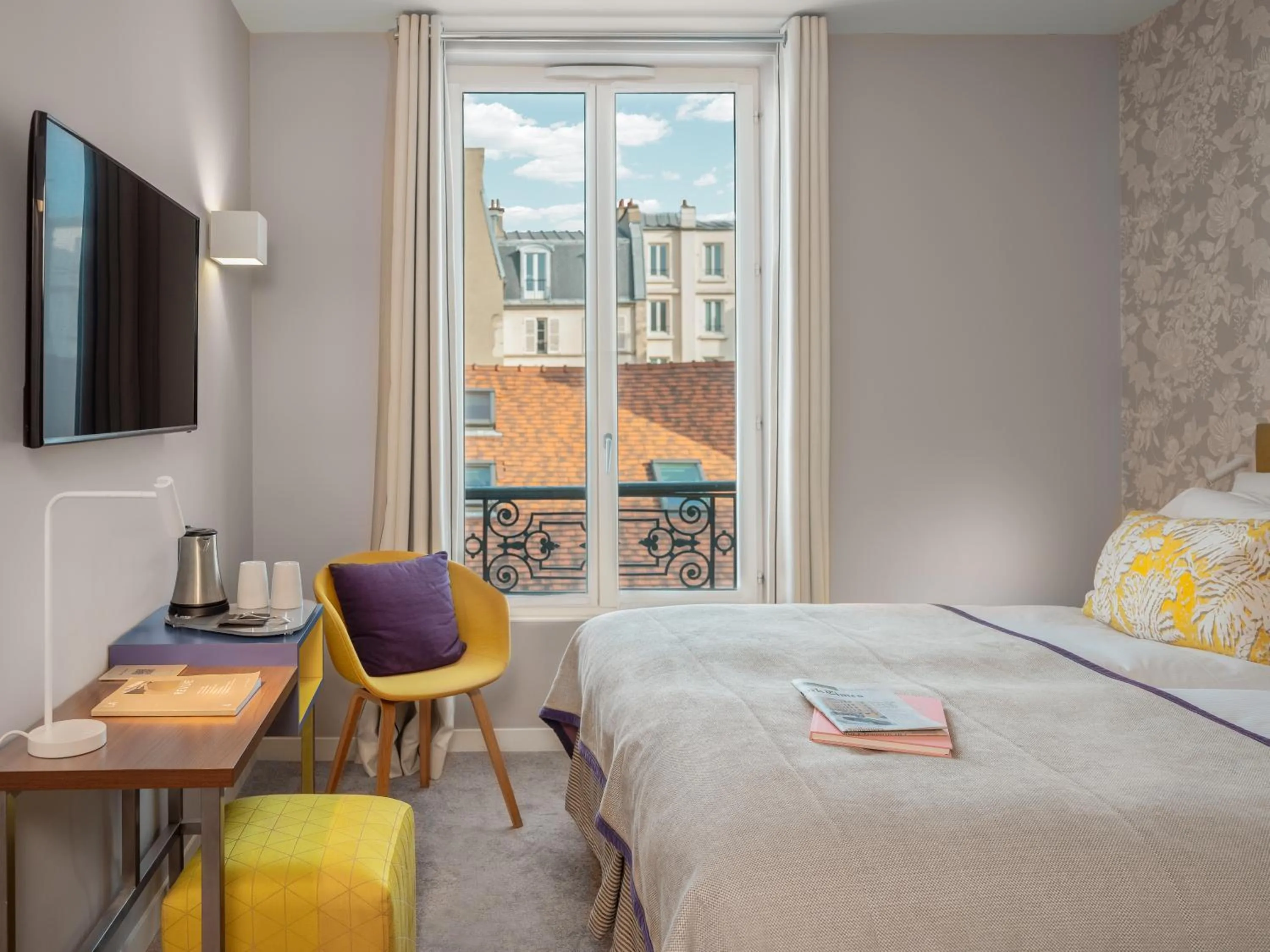 Bedroom, Bed in Hotel Le Mareuil