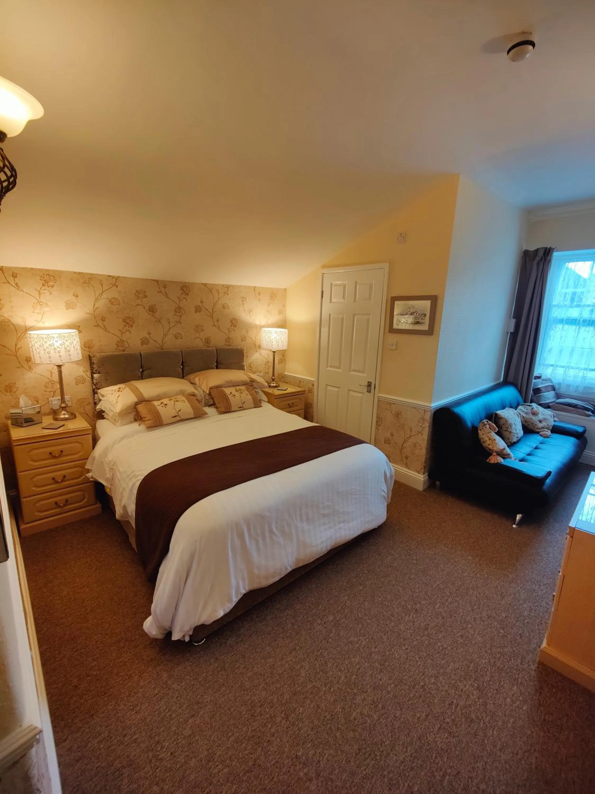 Bed in The Pack o' Cards