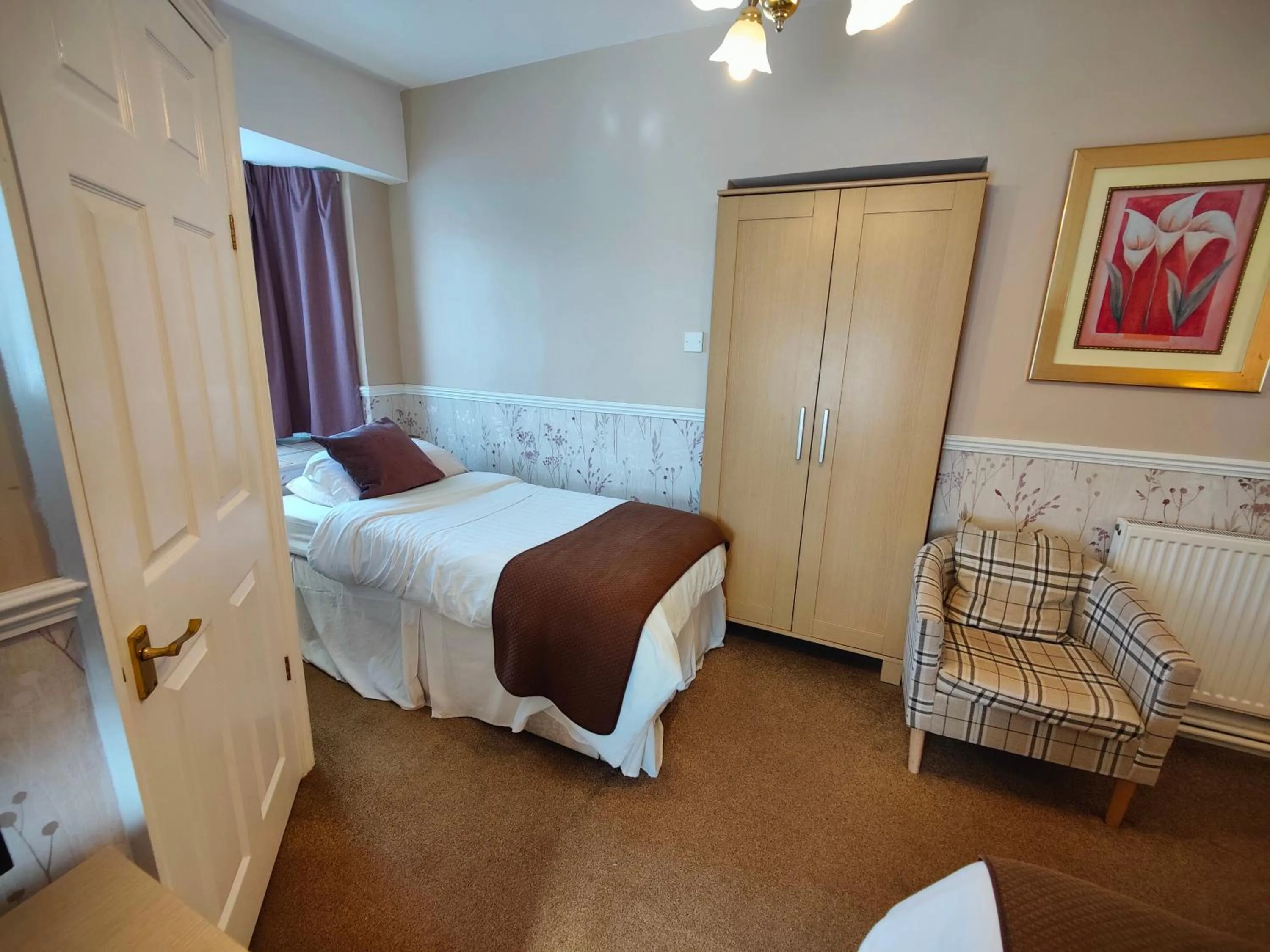 Bed in The Pack o' Cards