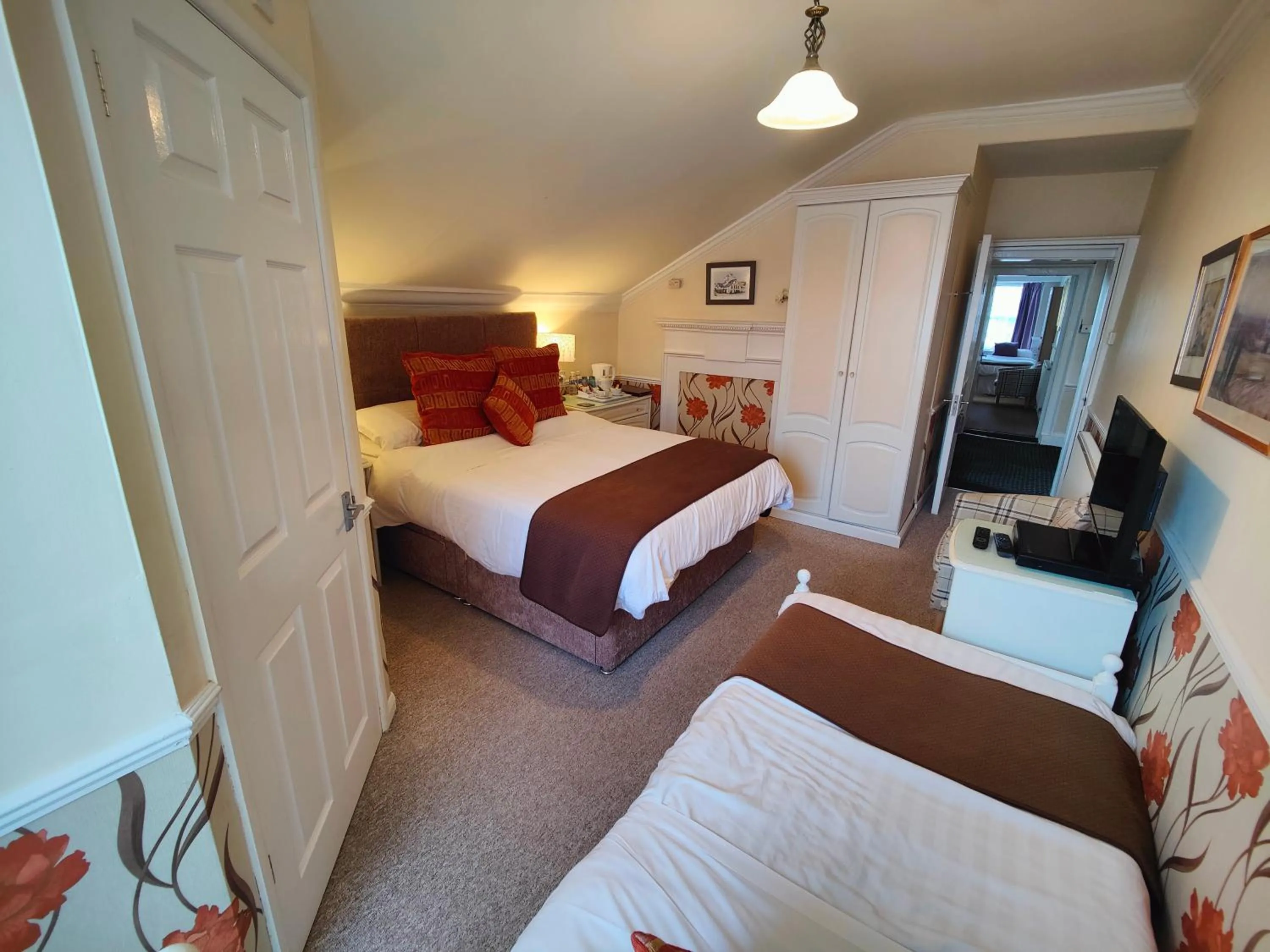 Bed in The Pack o' Cards