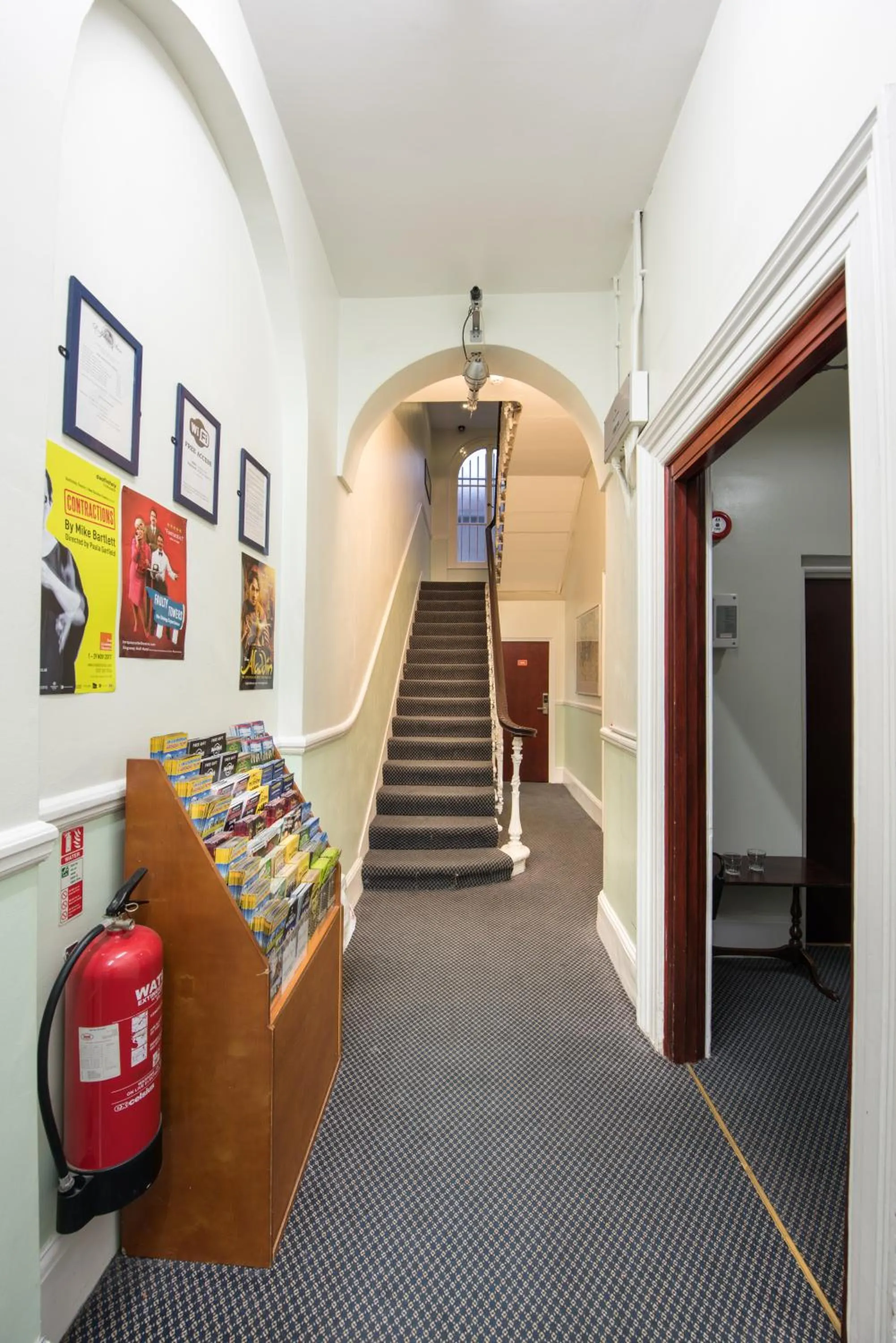 Lobby or reception in Dolphin Inn - The Lodge
