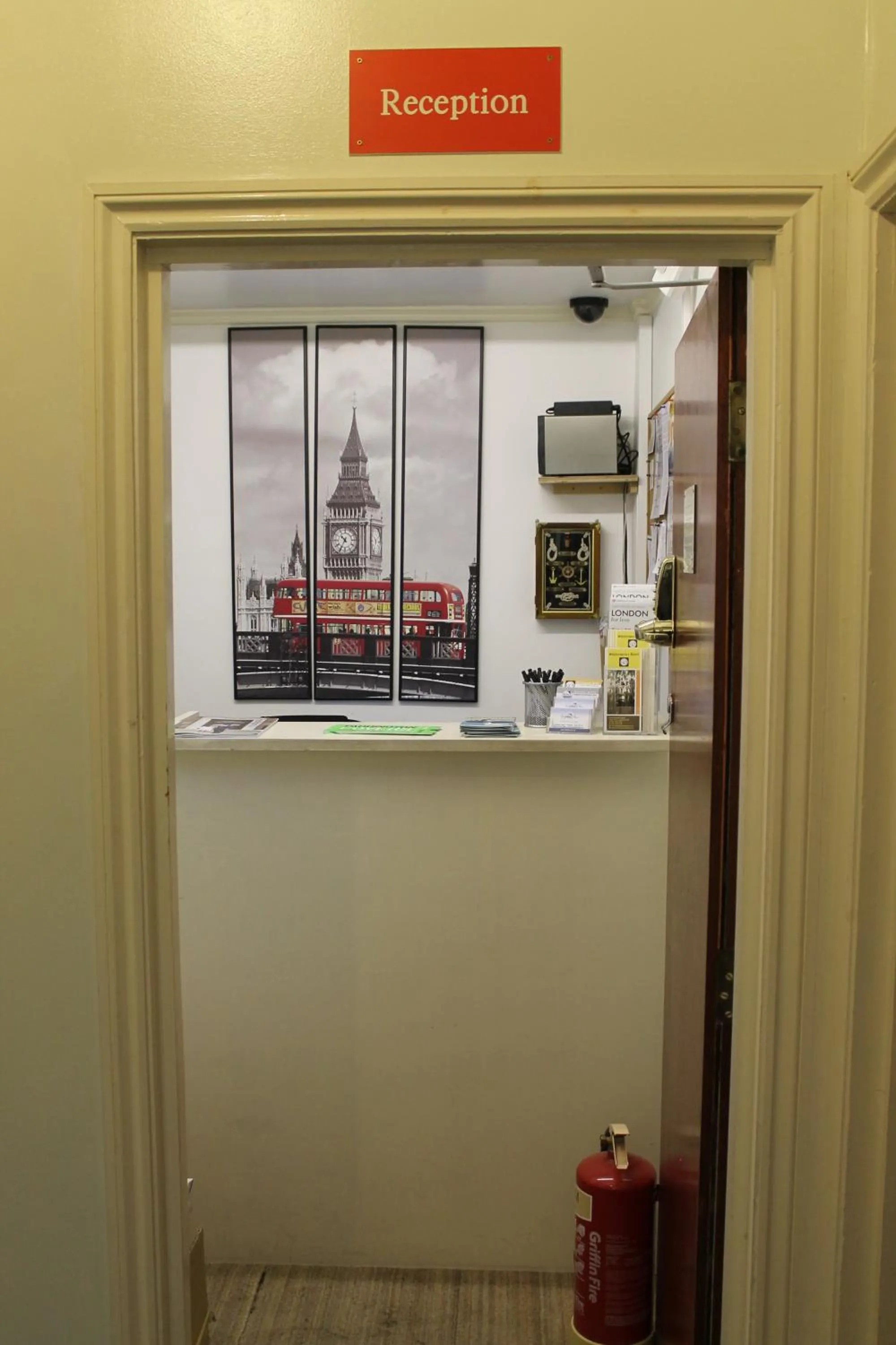 Lobby or reception in Dolphin Inn - The Lodge