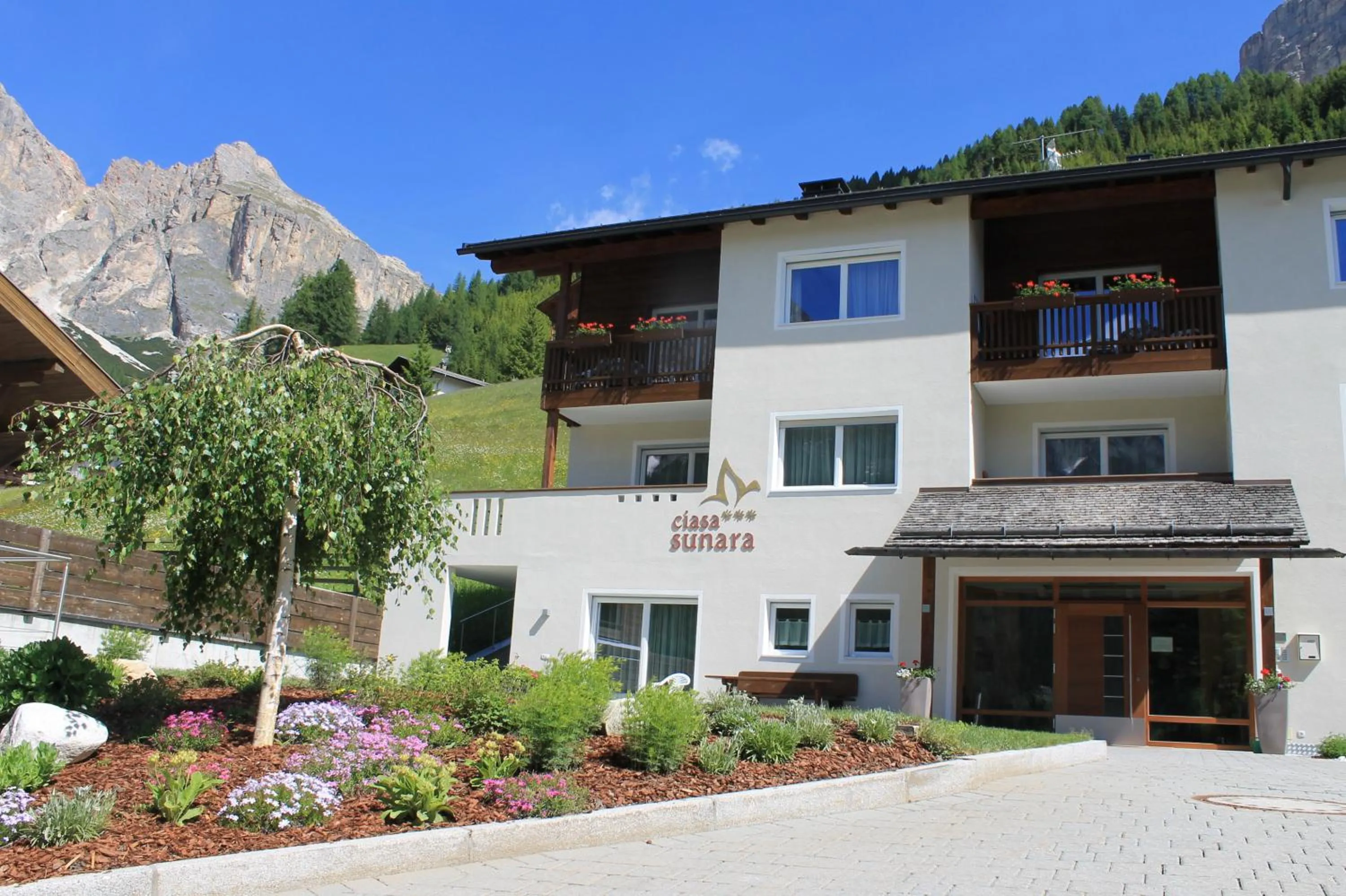 Facade/entrance in Ciasa Sunara