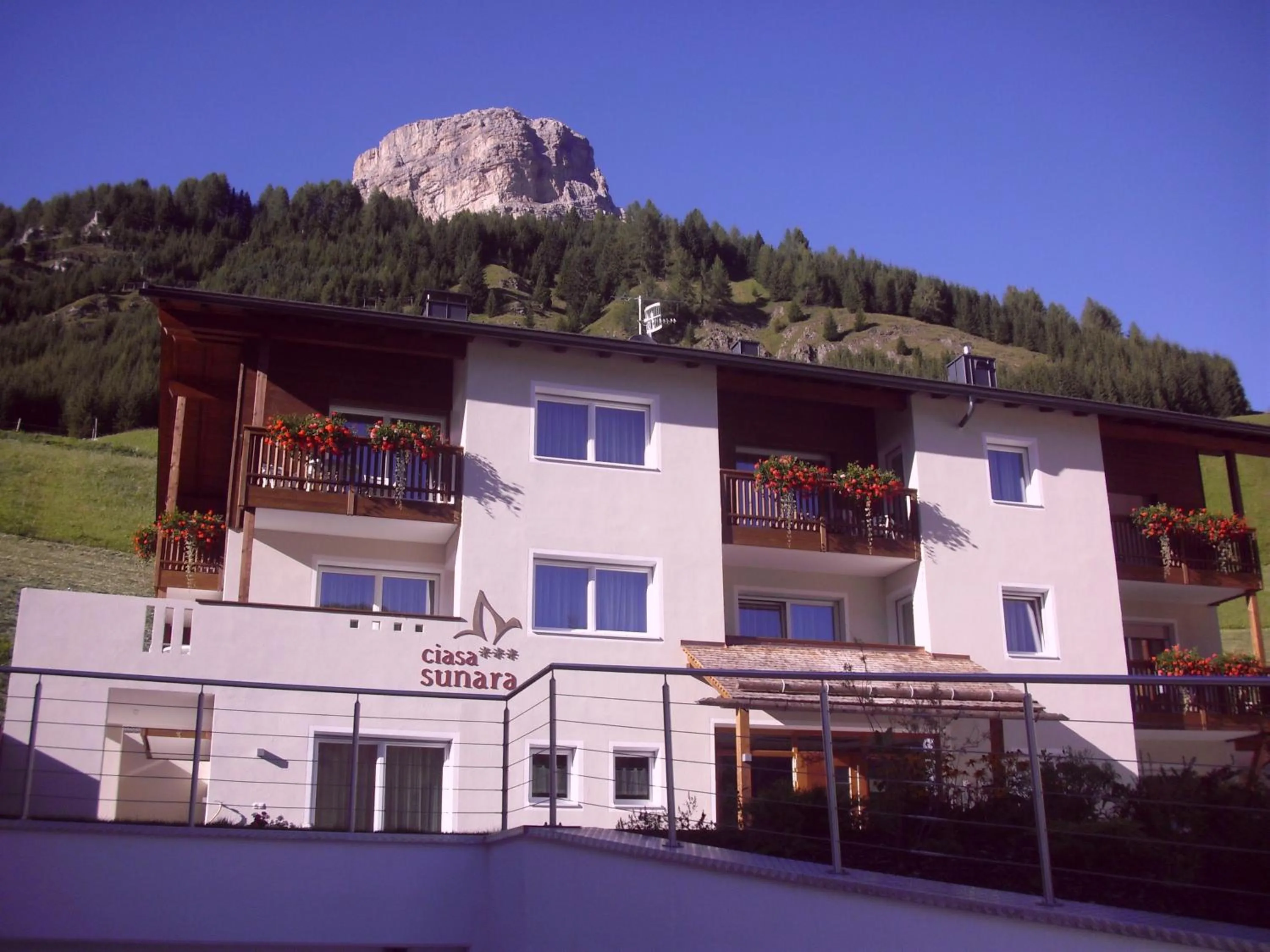 Facade/entrance in Ciasa Sunara