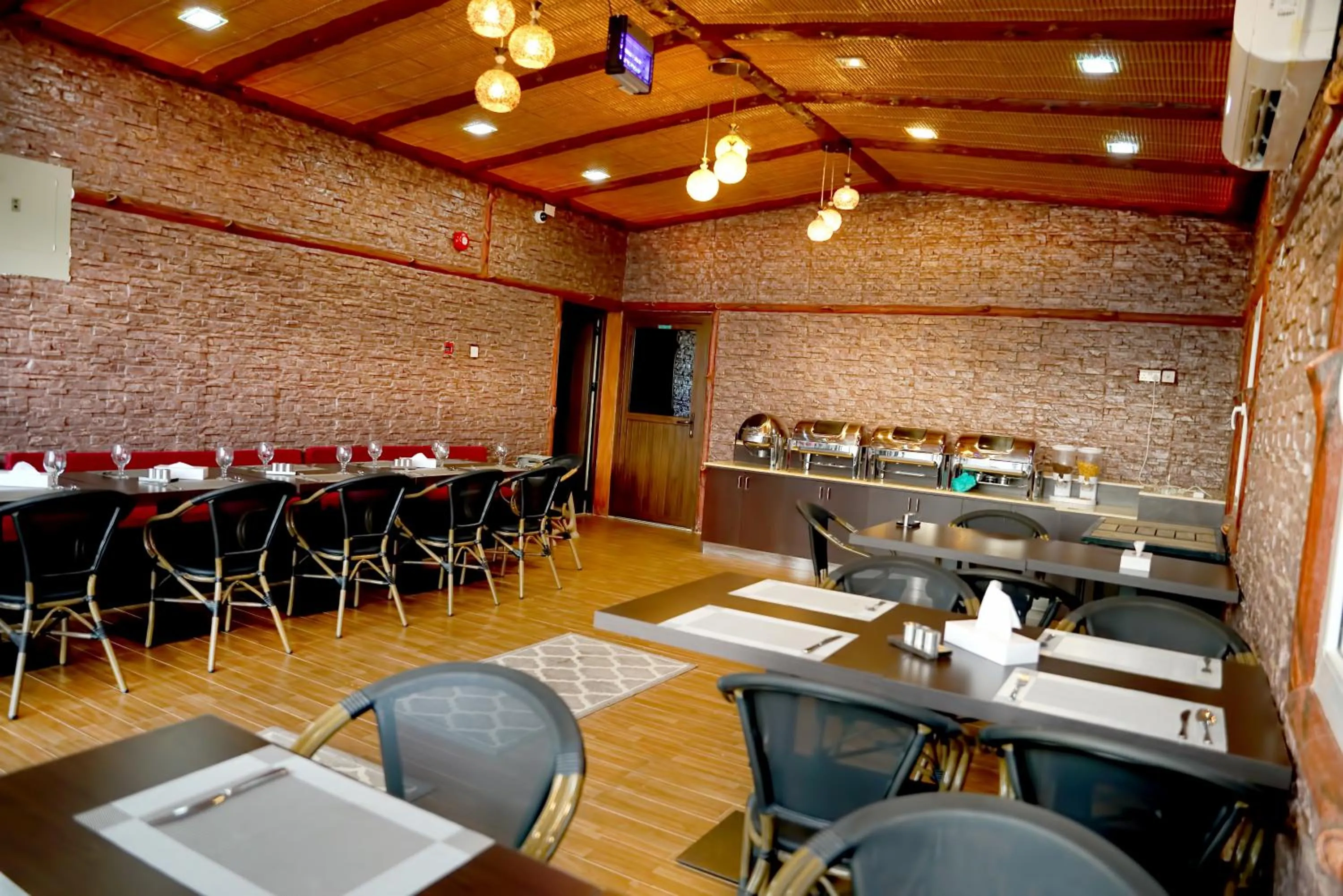 Restaurant/places to eat in Jabal Al Akhdar Grand Hotel