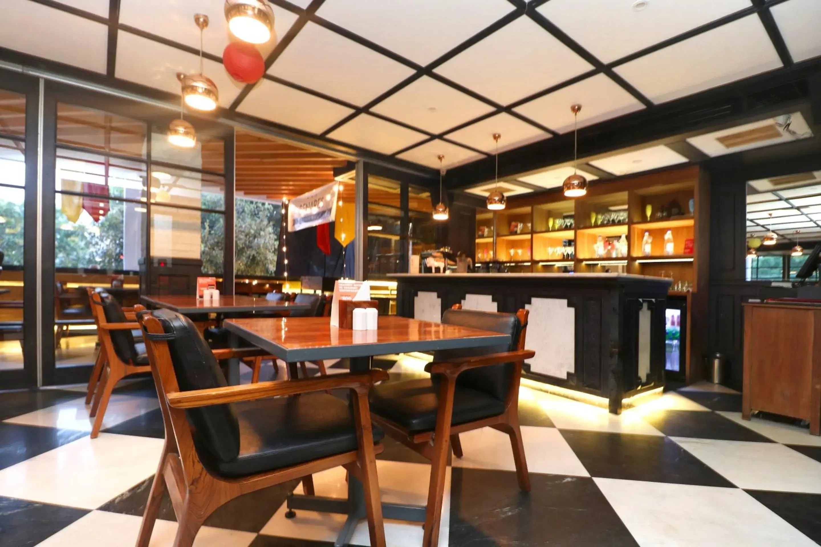 Restaurant/places to eat in The Toy Hotel Restaurant/places to eat in The Toy Hotel