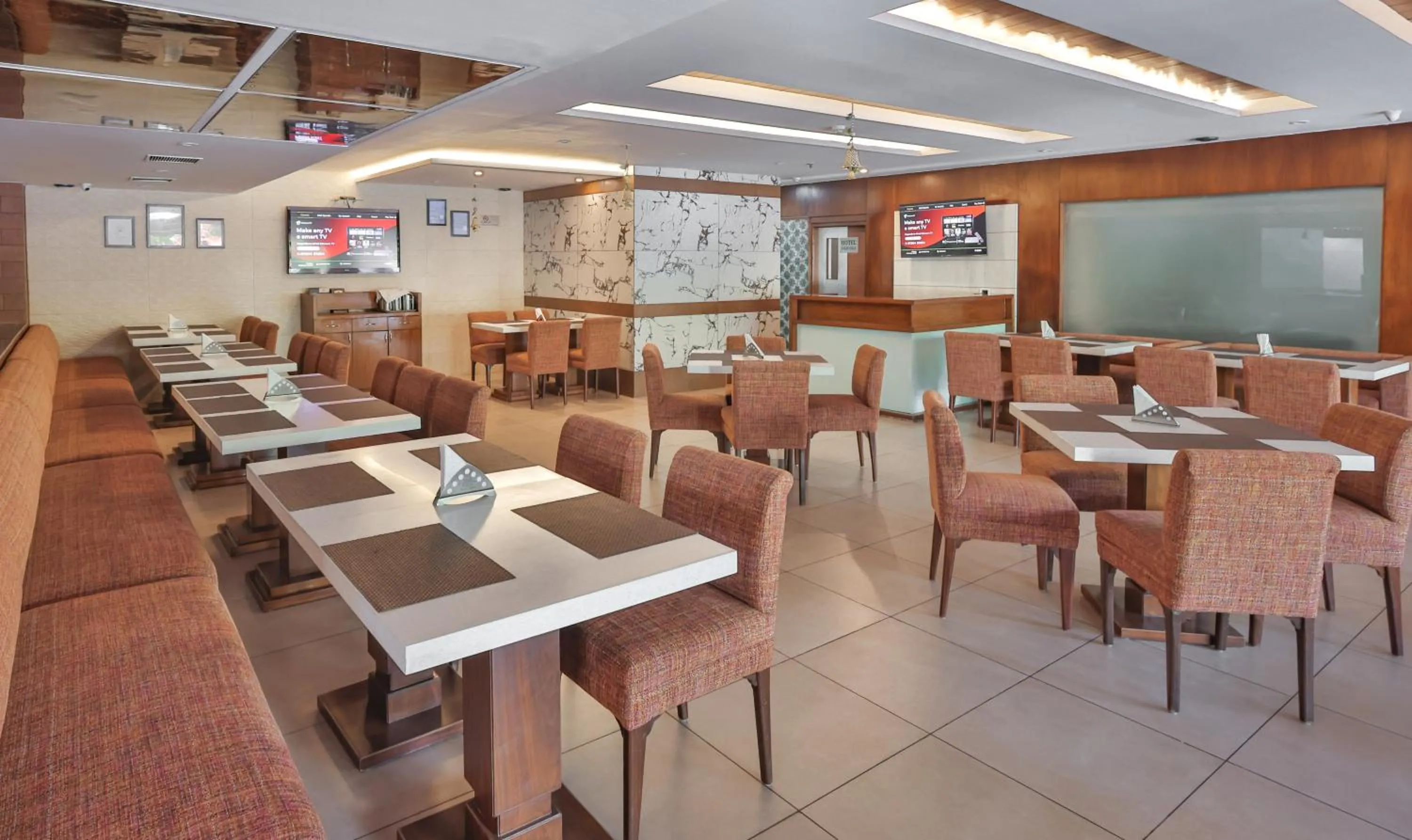 Restaurant/places to eat in Hotel Cama