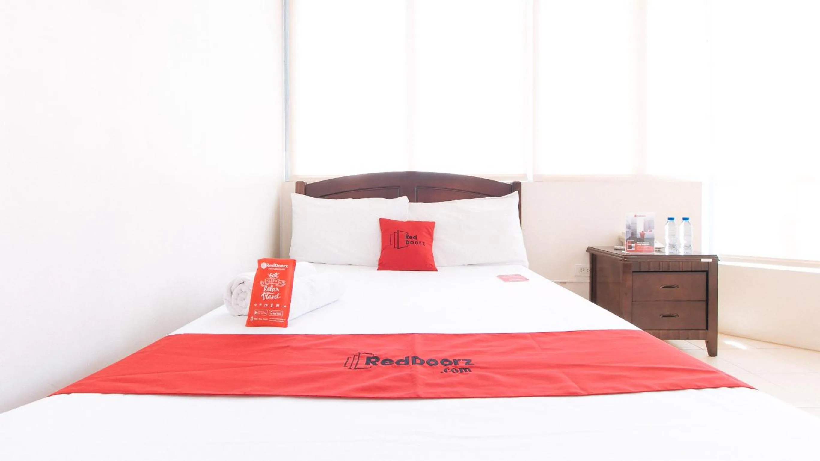 Bed in RedDoorz Plus @ E Rodriguez Corner Banawe