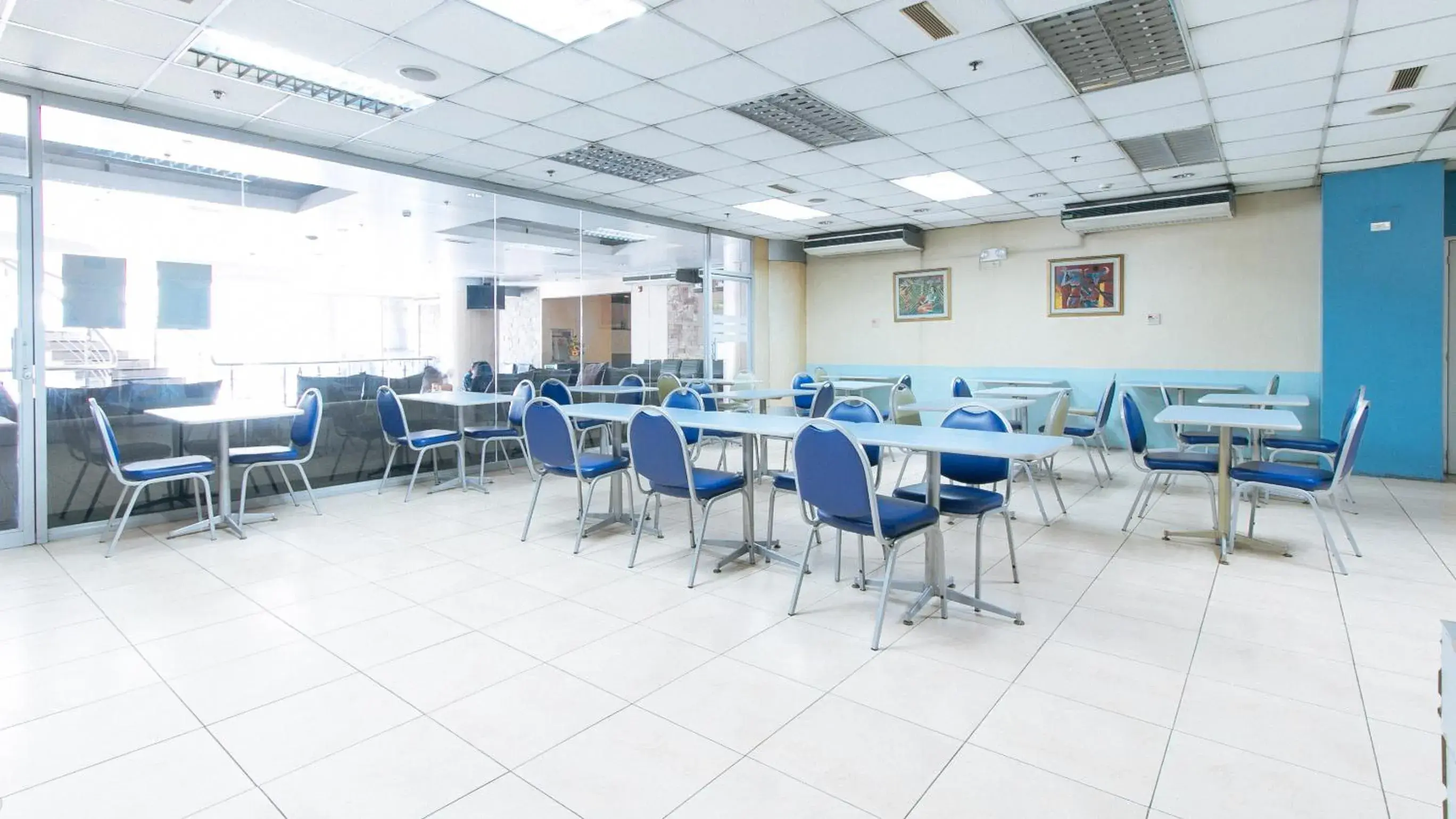 Restaurant/places to eat in RedDoorz Plus @ E Rodriguez Corner Banawe Restaurant/places to eat in RedDoorz Plus @ E Rodriguez Corner Banawe