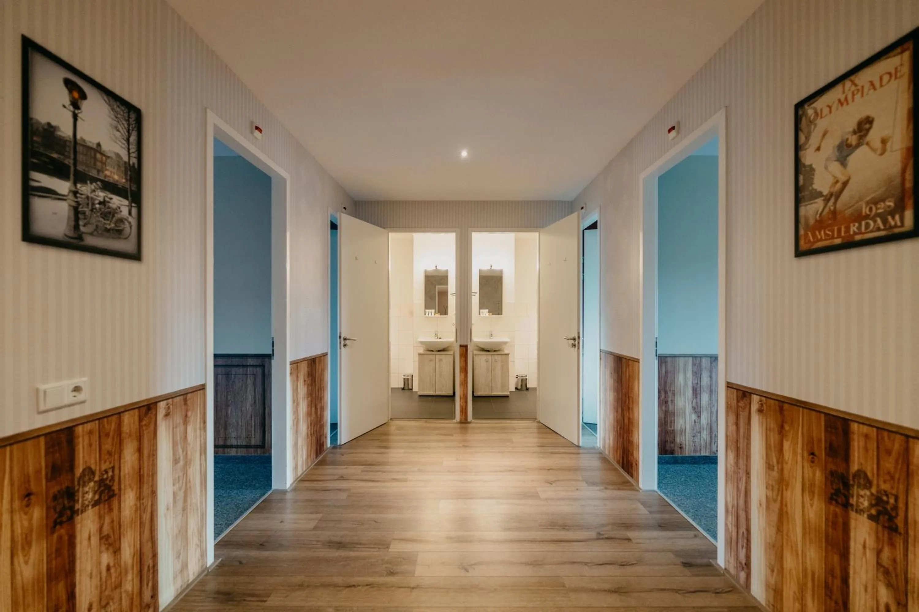 Bathroom in Amsterdam ID Aparthotel