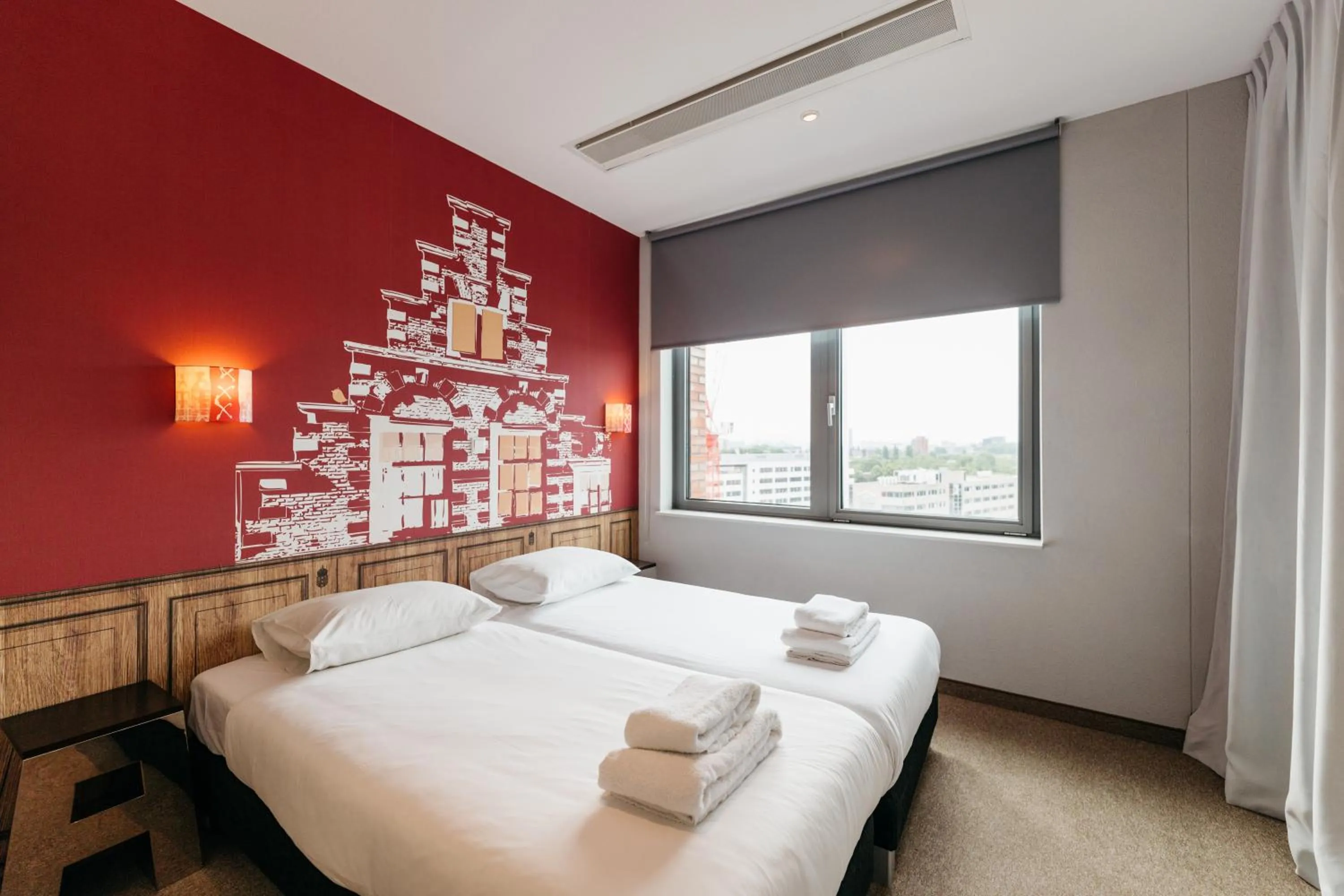 Bed in Amsterdam ID Aparthotel