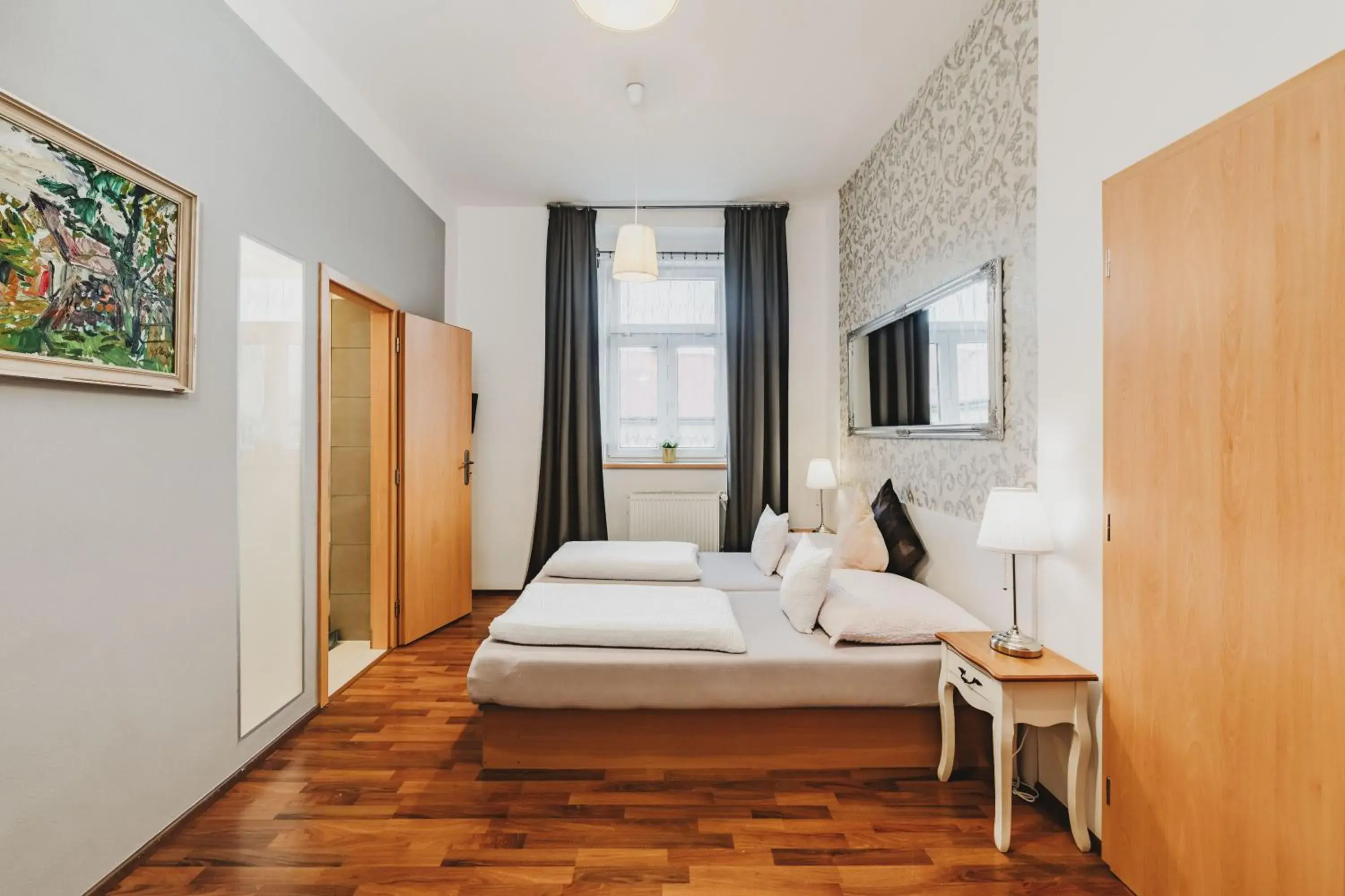 Double or Twin Room with Private Bathroom in Grand Tábor Double or Twin Room with Private Bathroom in Grand Tábor