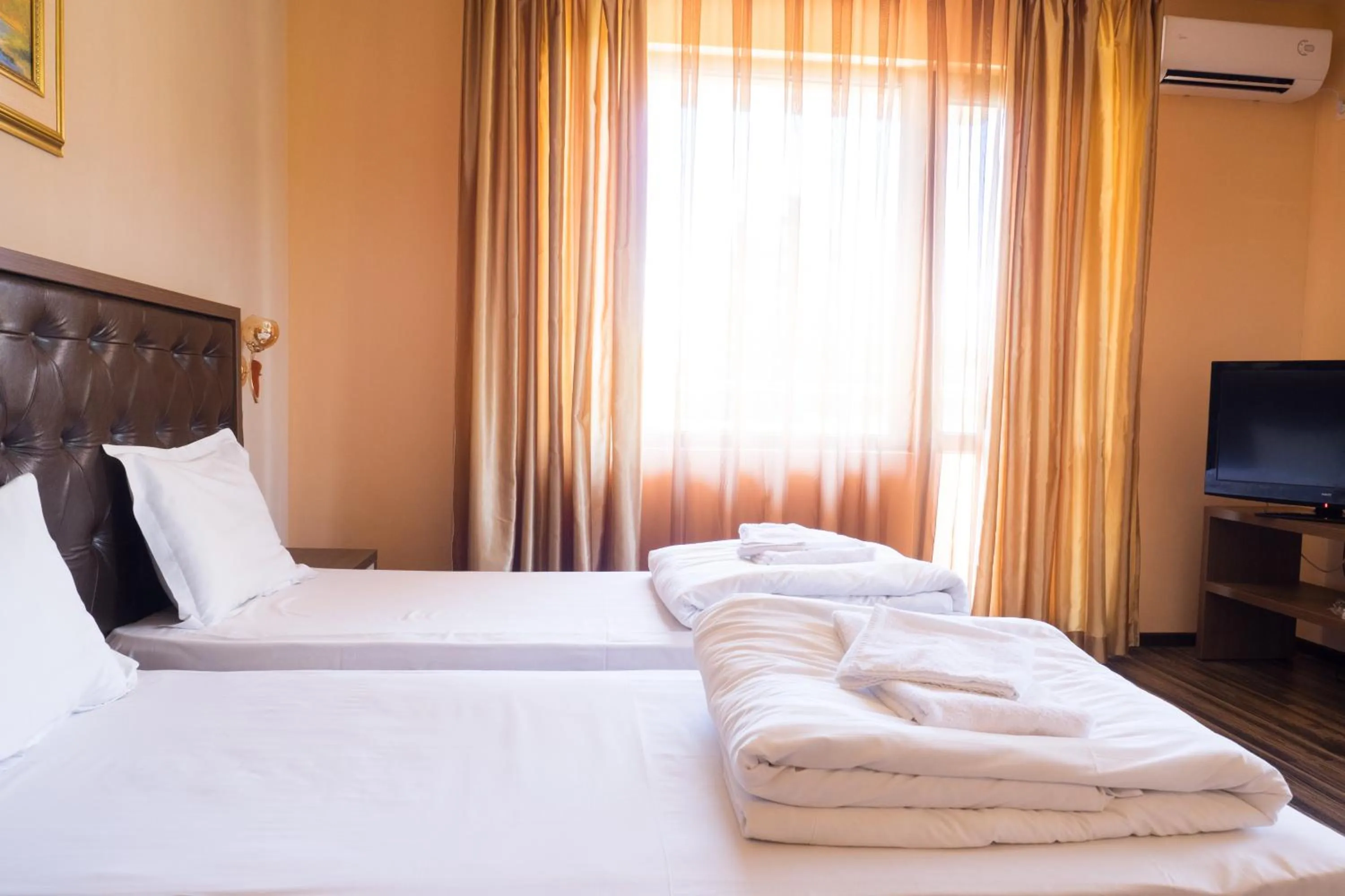 Photo of the whole room, Bed in City Blagoevgrad Family Hotel