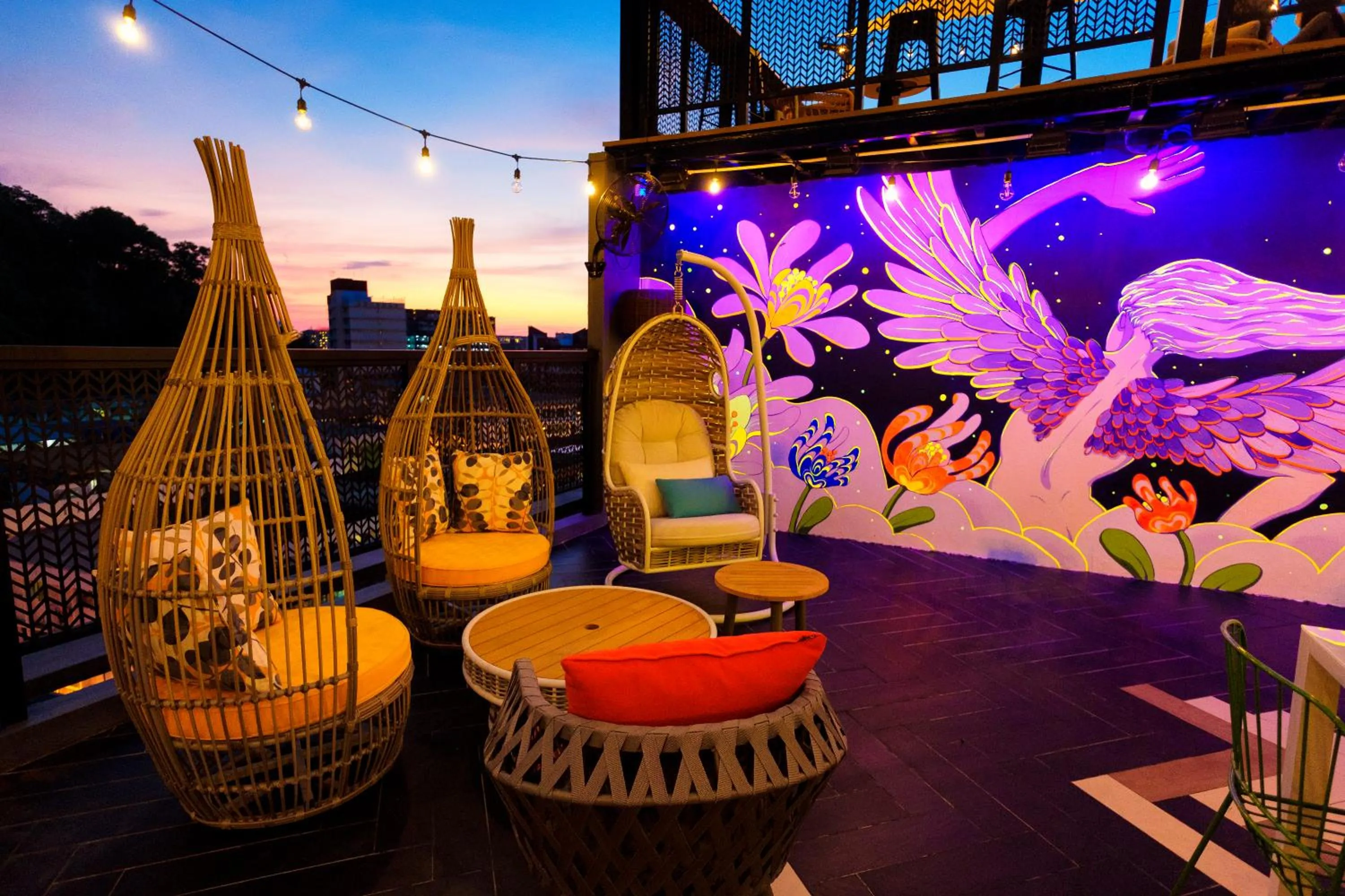 Lounge or bar in TOOJOU Kota Kinabalu