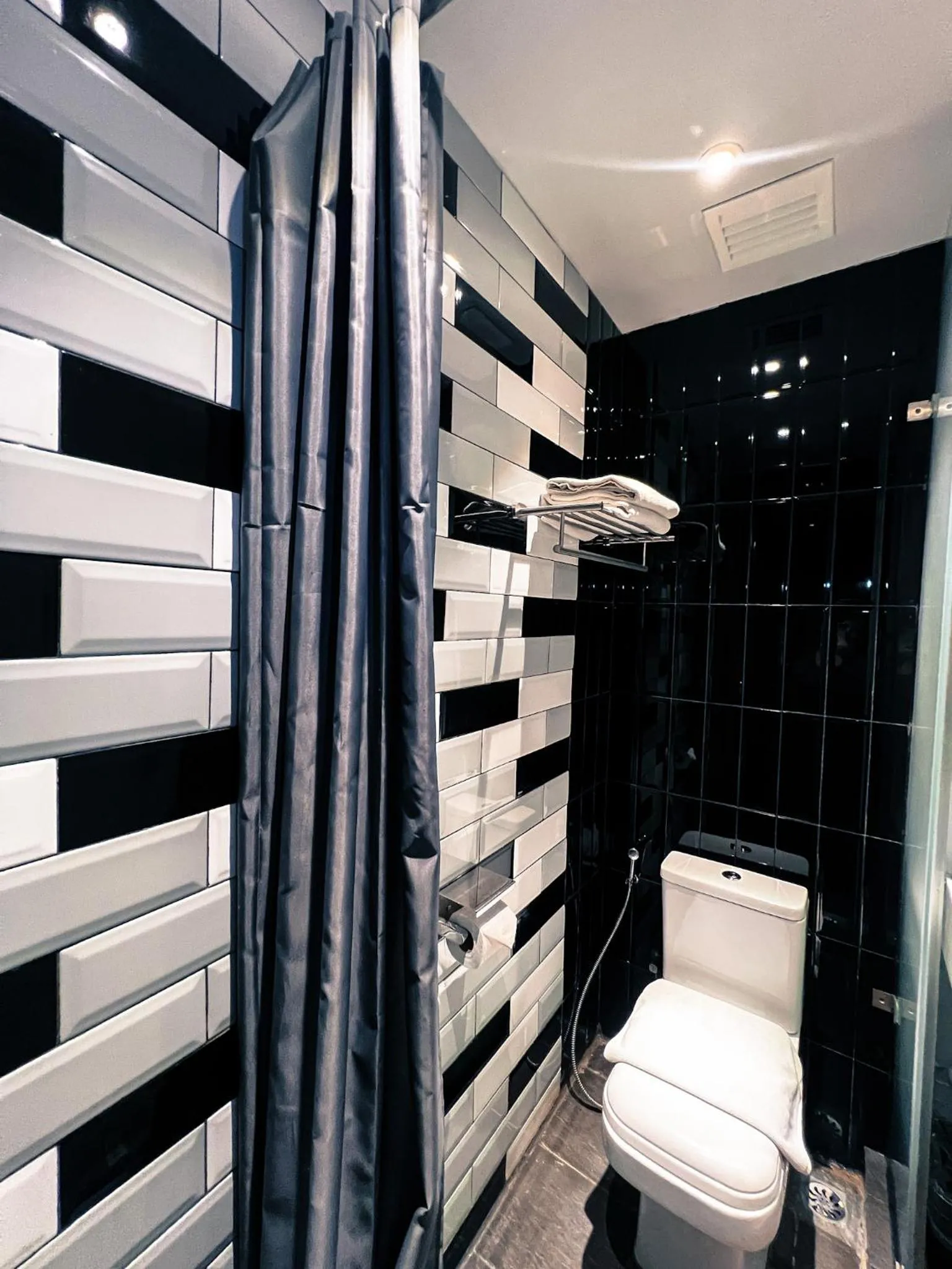Toilet in TOOJOU Kota Kinabalu