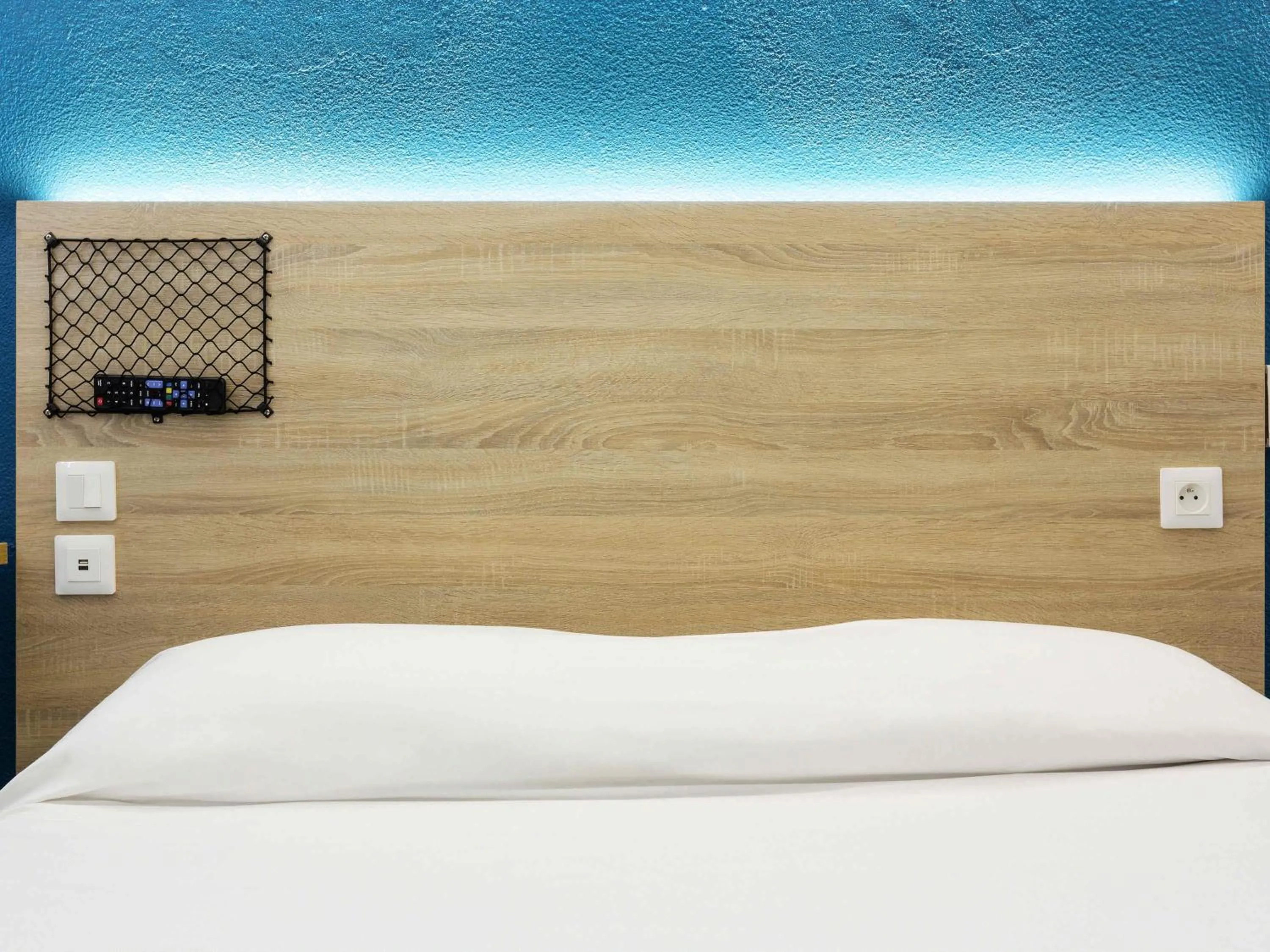 Bedroom, Bed in Hôtel F1 Reims Tinqueux