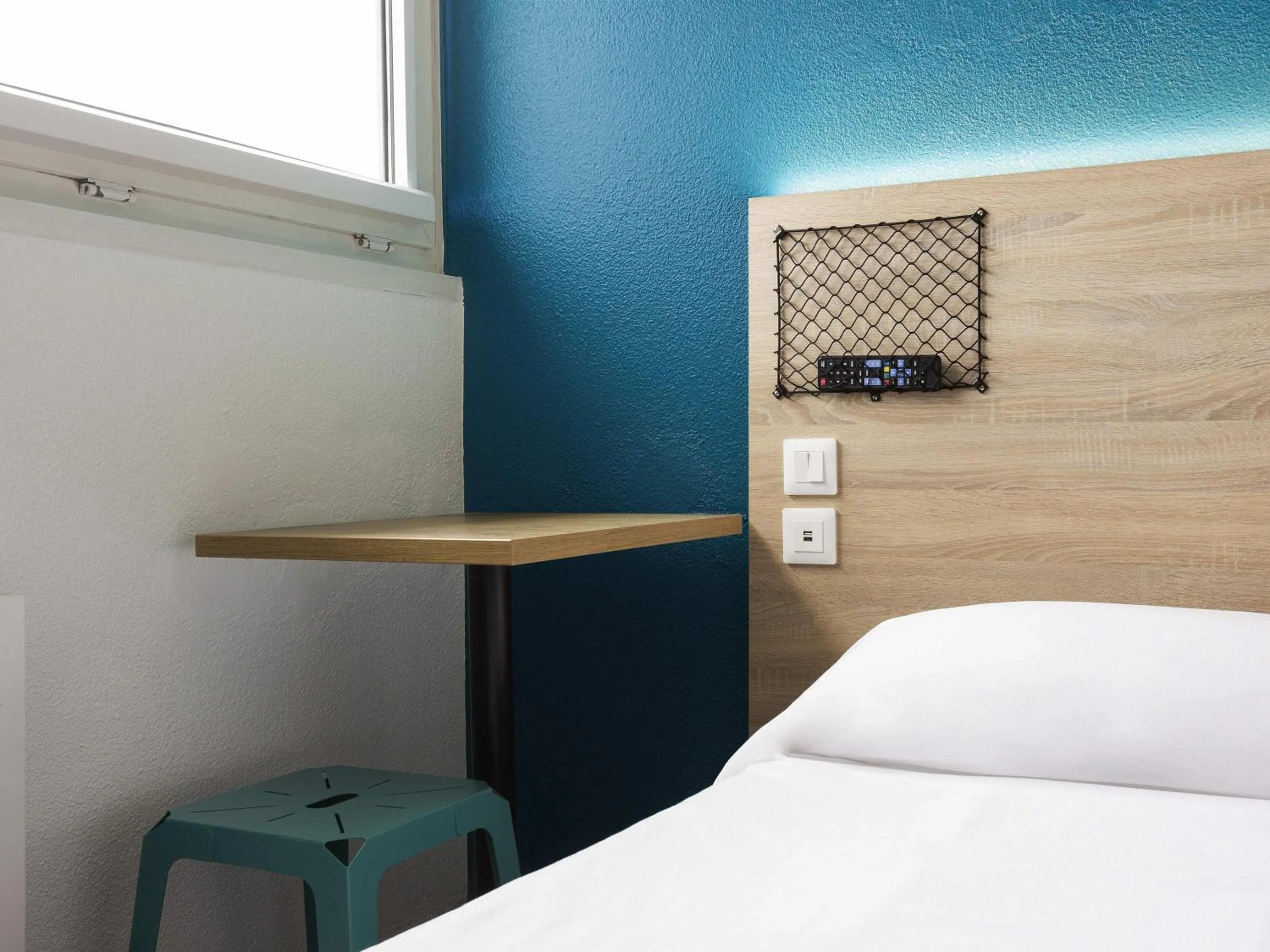 Bedroom, Bed in Hôtel F1 Reims Tinqueux