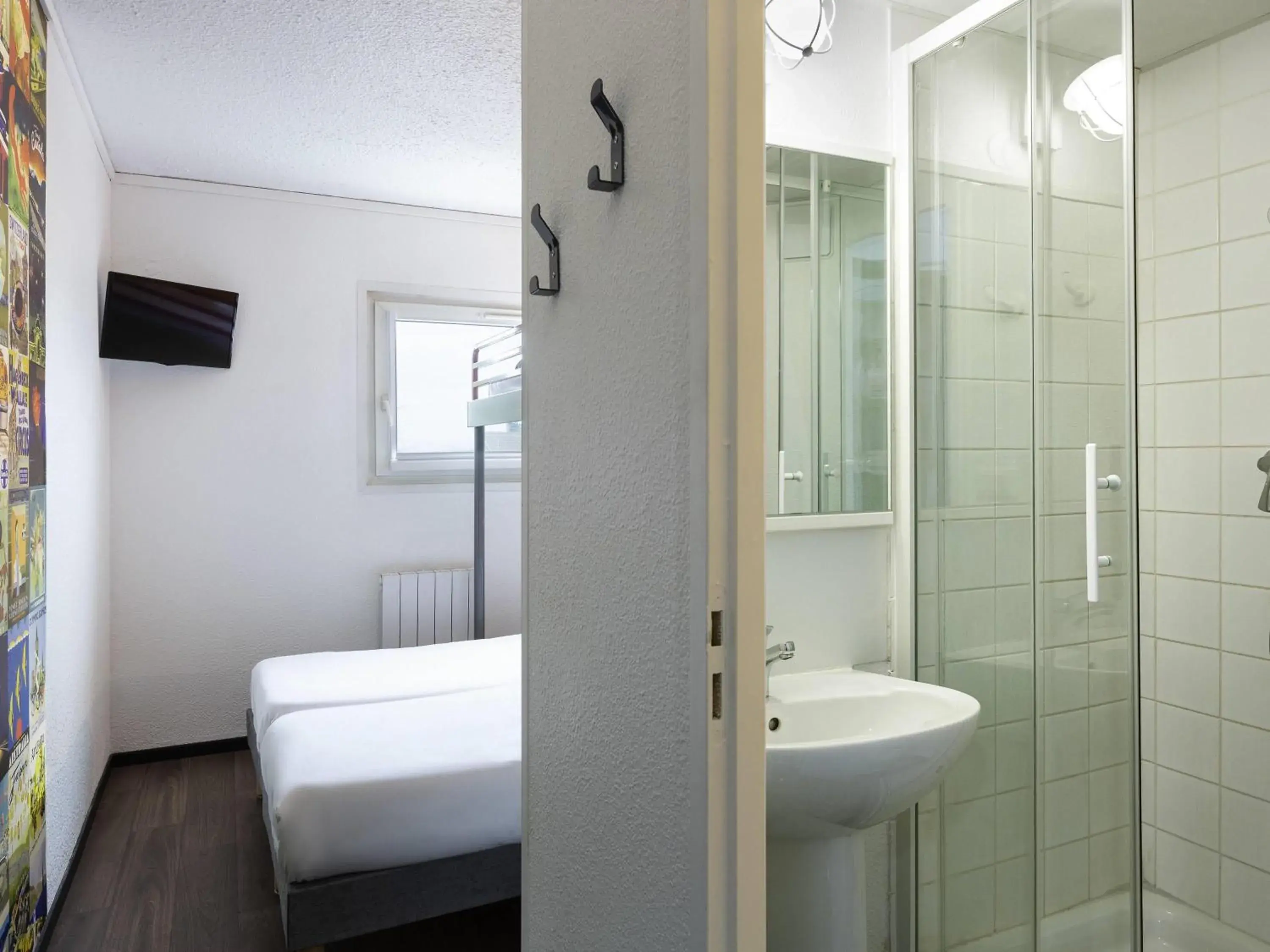 Twin Room with Bathroom in Hôtel F1 Reims Tinqueux Twin Room with Bathroom in Hôtel F1 Reims Tinqueux