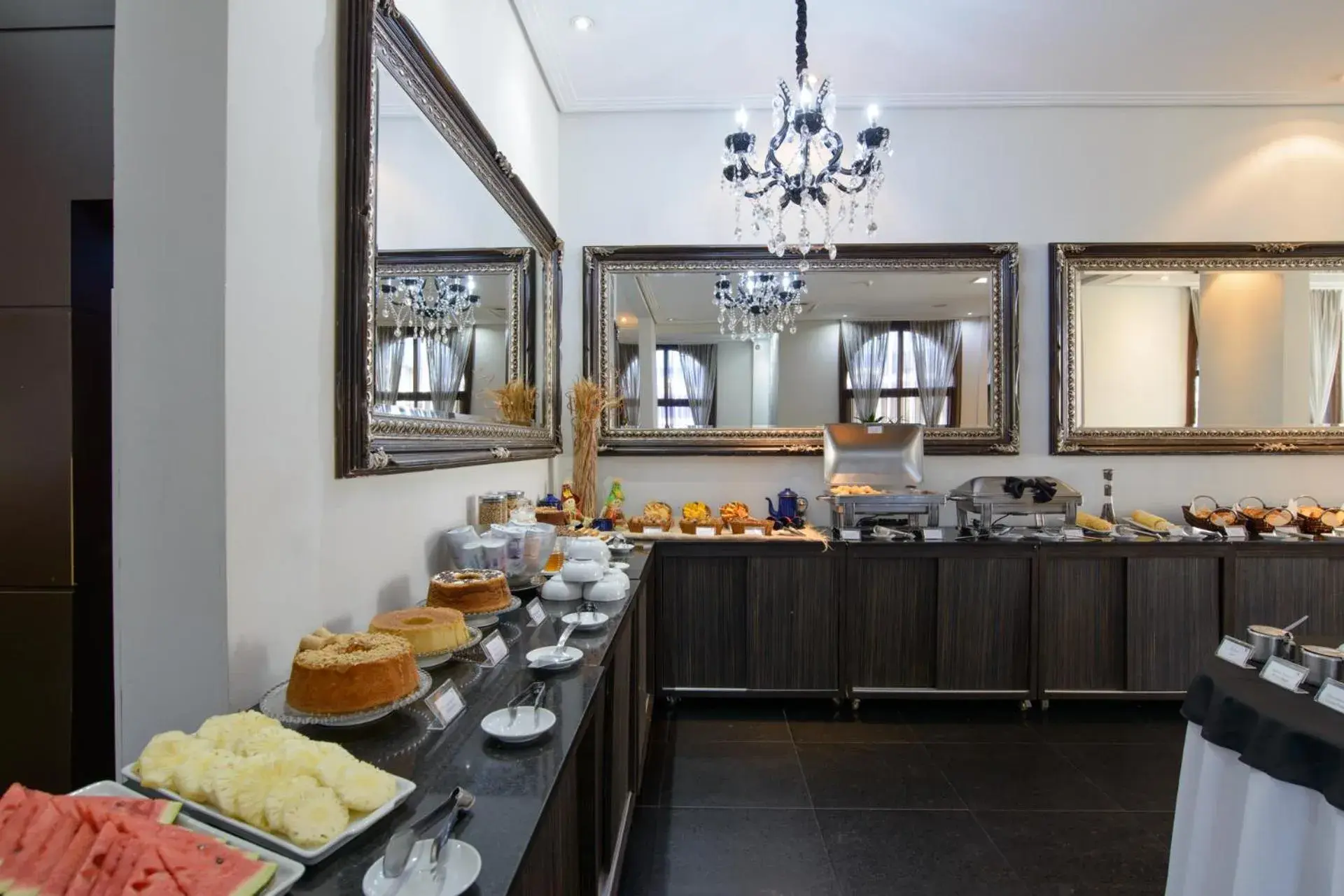 Food and drinks in Faro Hotel Taubaté Food and drinks in Faro Hotel Taubaté