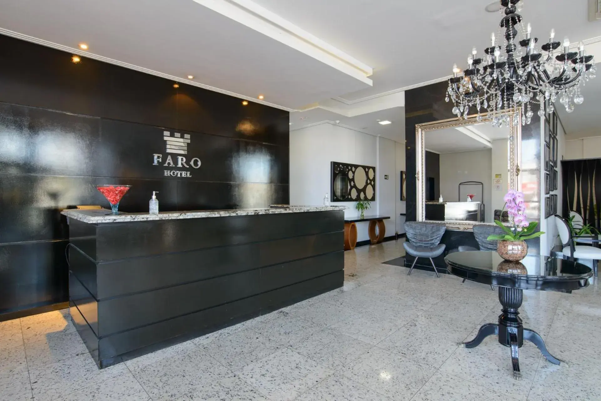 Lobby or reception in Faro Hotel Taubaté Lobby or reception in Faro Hotel Taubaté