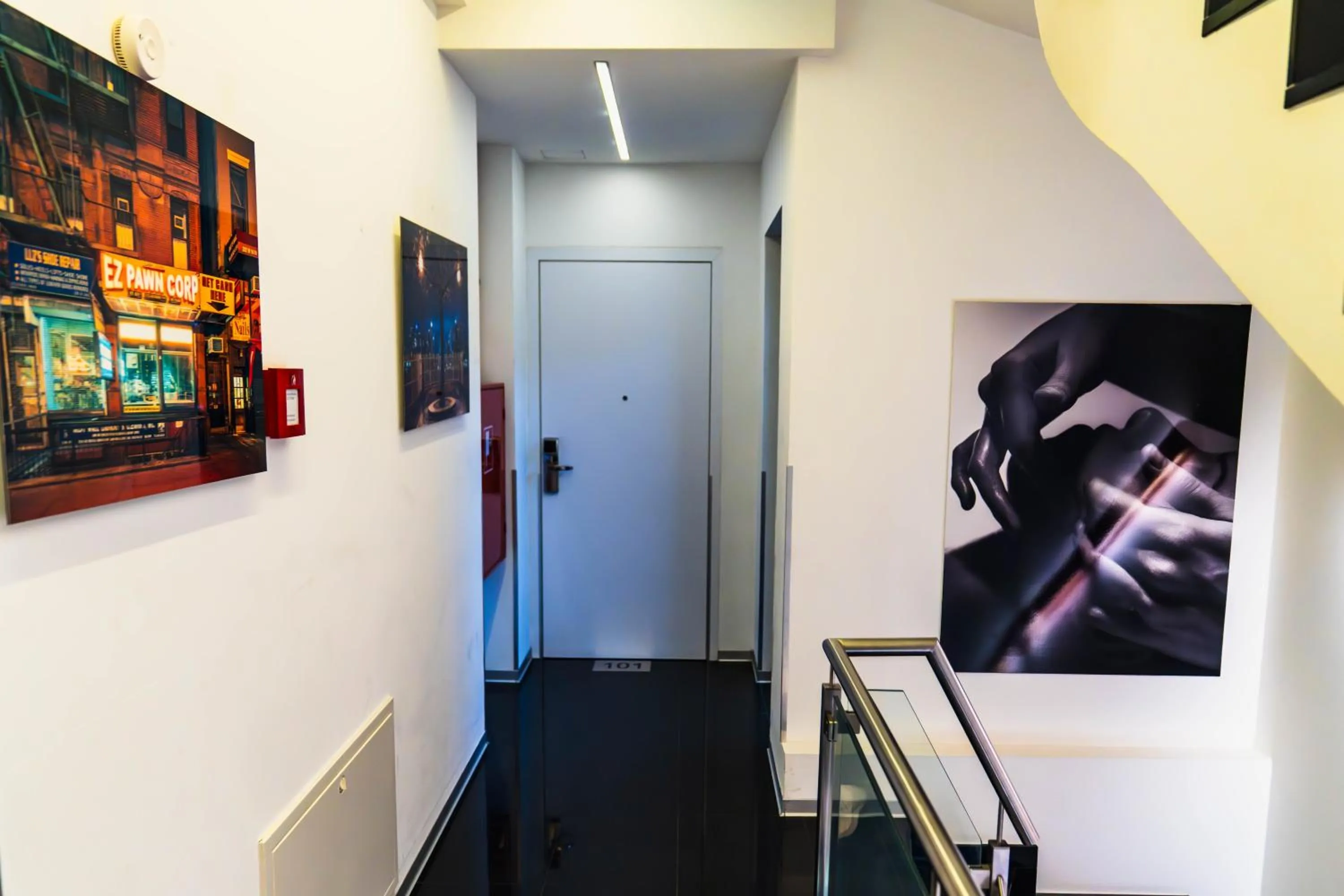 Area and facilities in Hotel Grey