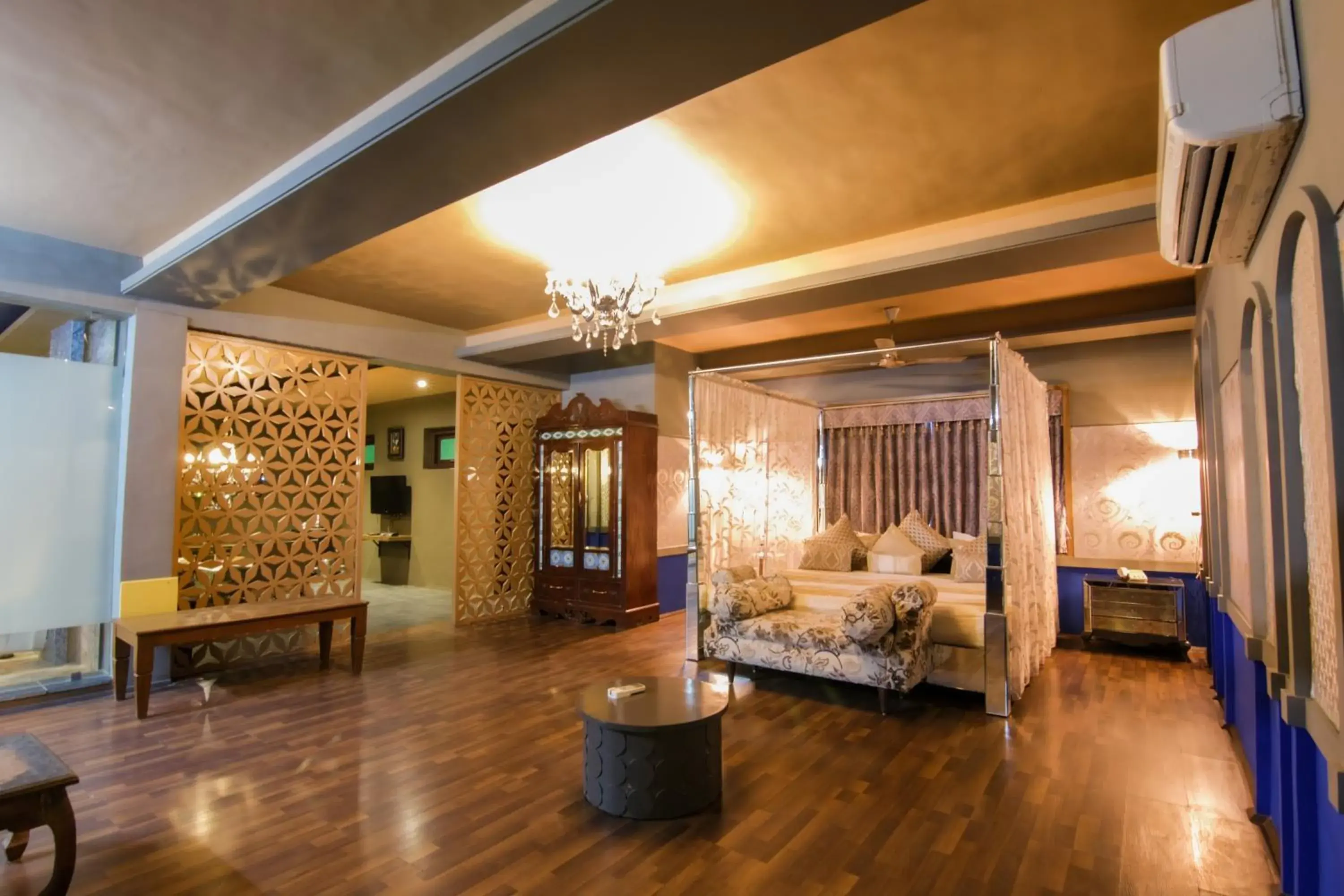 Bed in Heritage Khirasara Palace Bed in Heritage Khirasara Palace