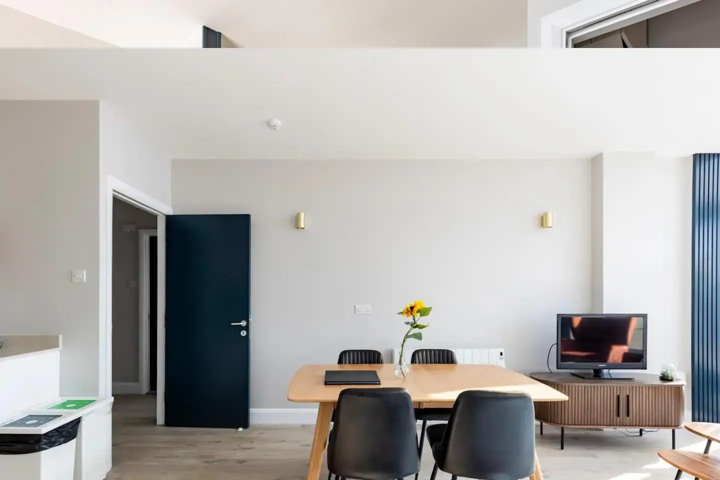 Kitchen or kitchenette in Galway Bay Sea View Apartments