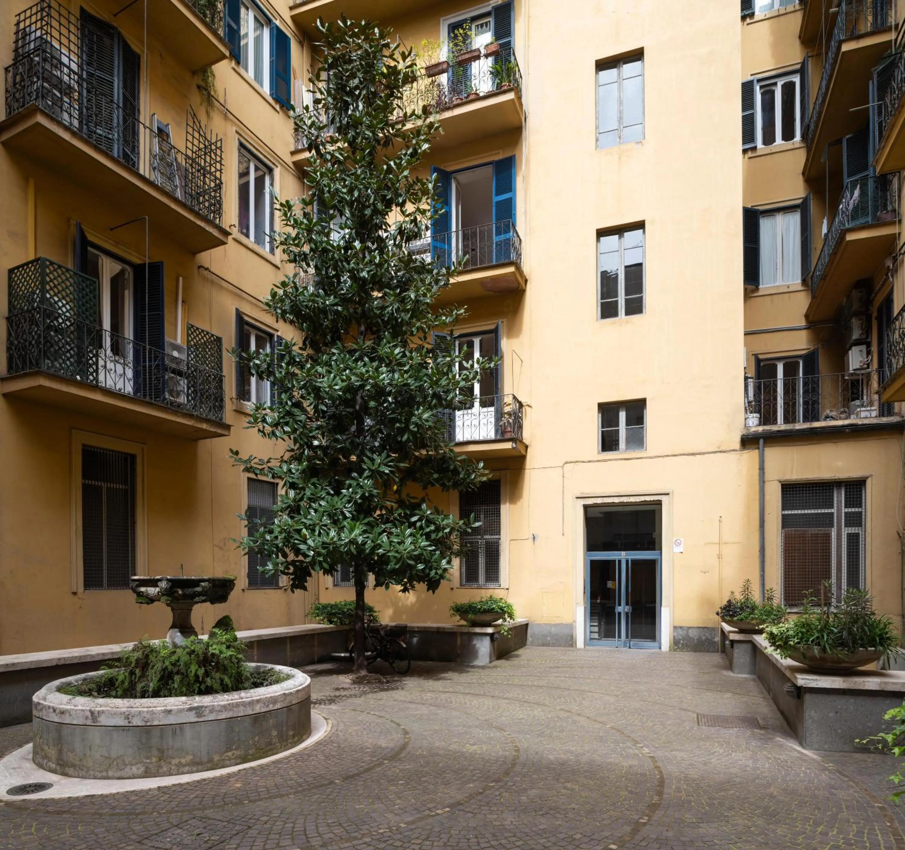 Inner courtyard view in Sky Blue Place Rome