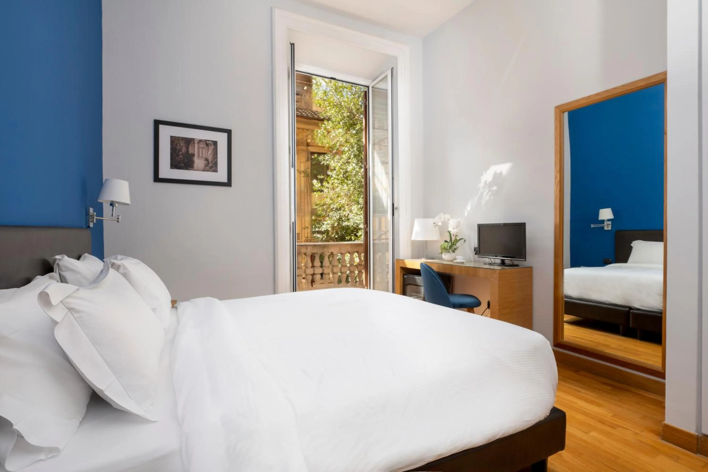 Bedroom, Bed in Sky Blue Place Rome