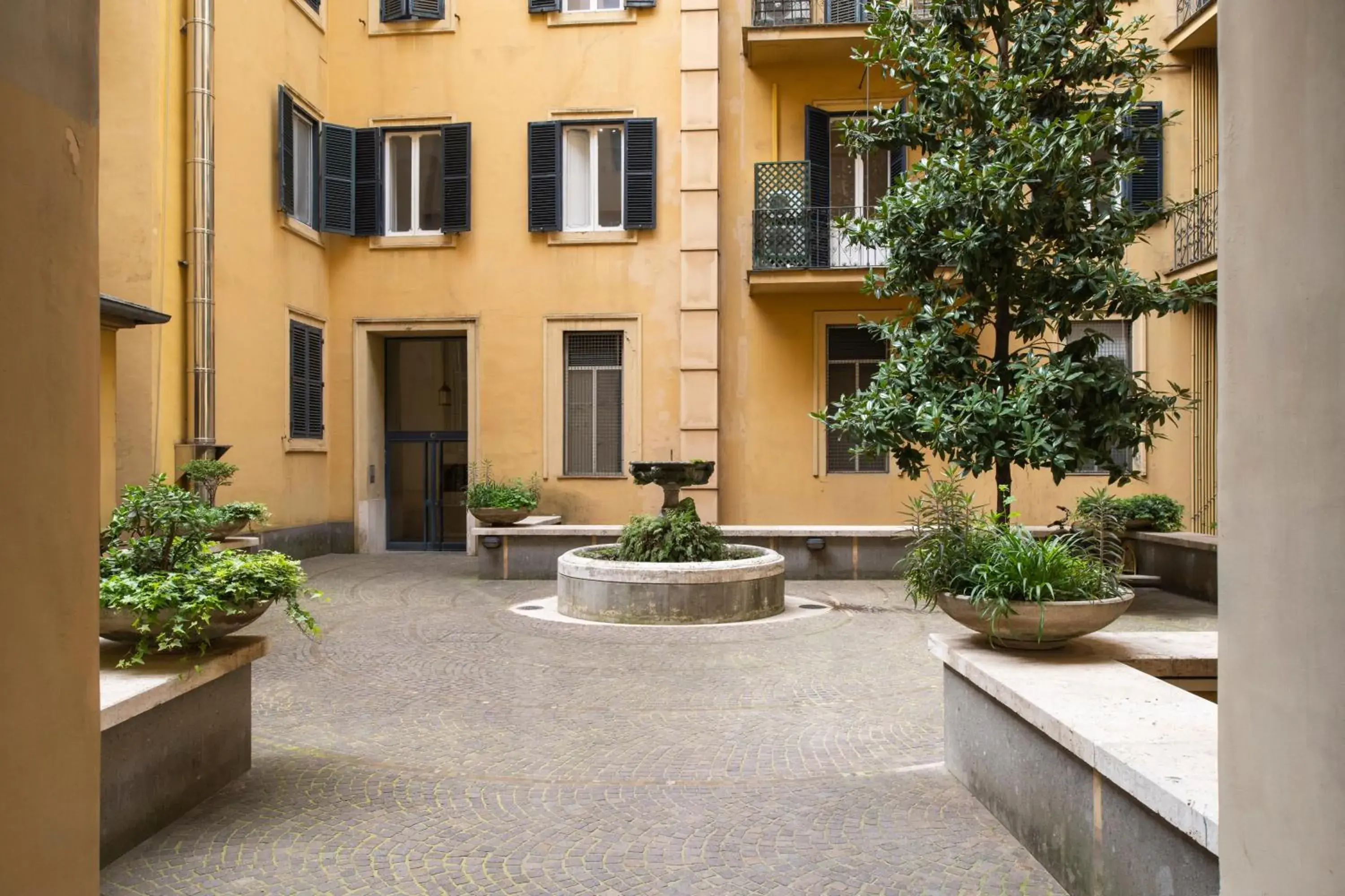 Inner courtyard view in Sky Blue Place Rome Inner courtyard view in Sky Blue Place Rome
