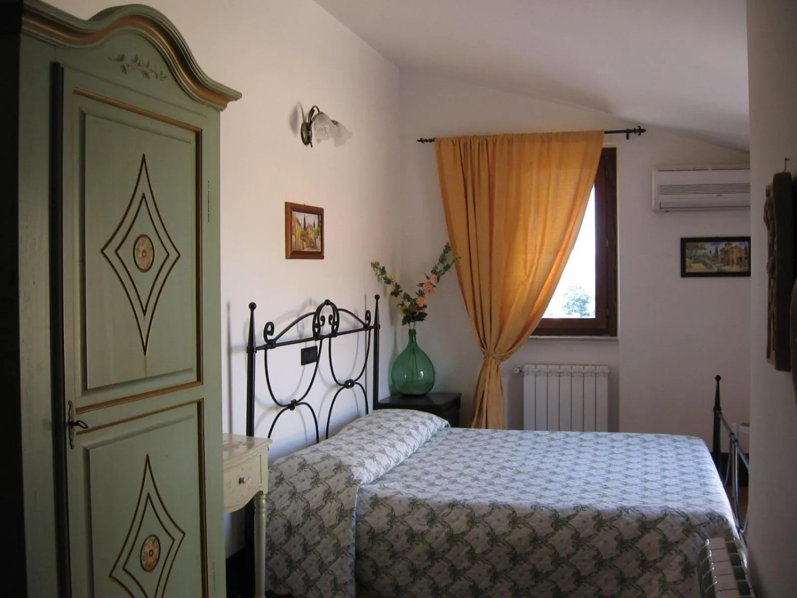 Bedroom, Bed in Agriturismo La Gismonda