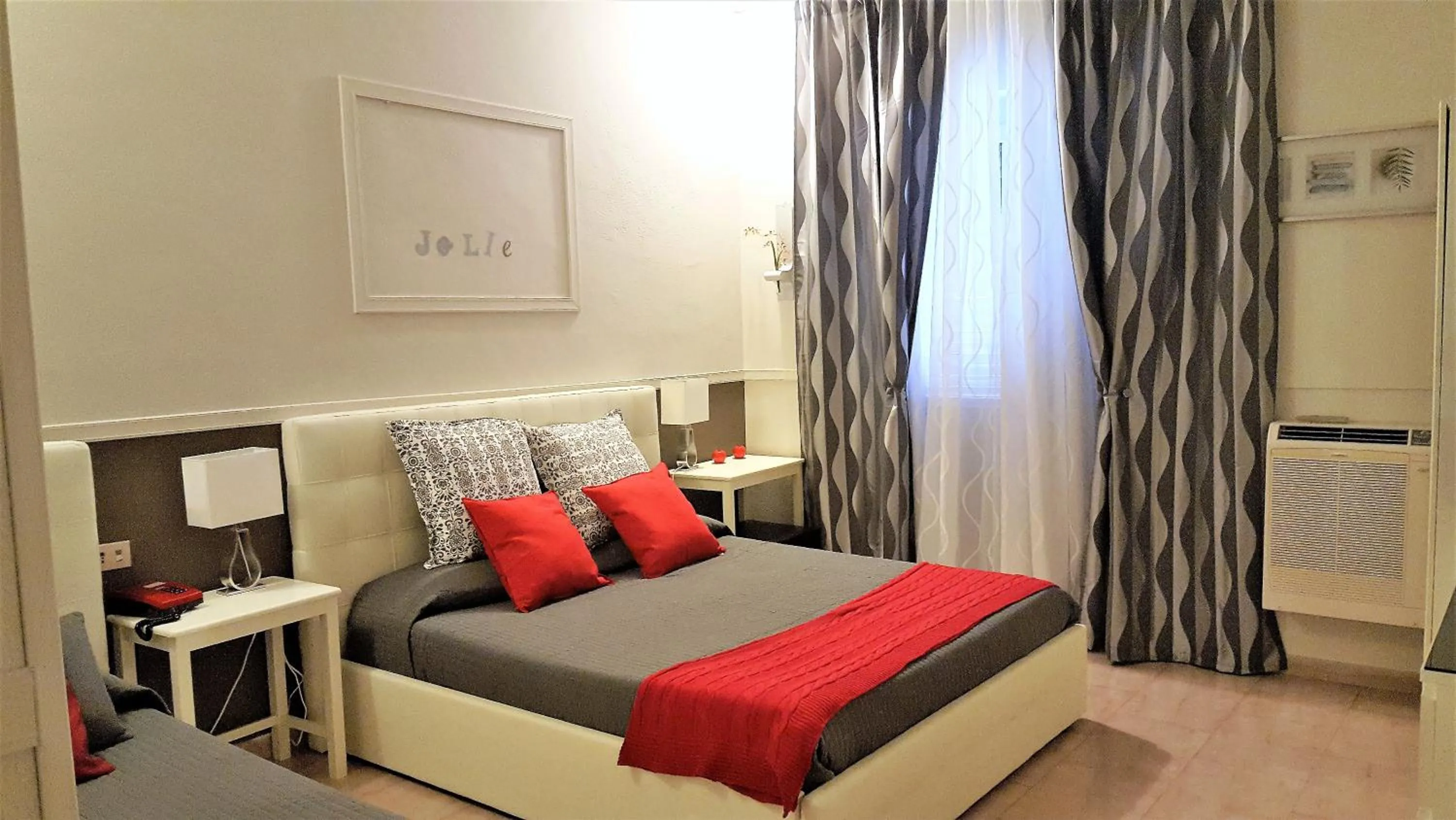 Bedroom, Bed in Hotel Velcamare