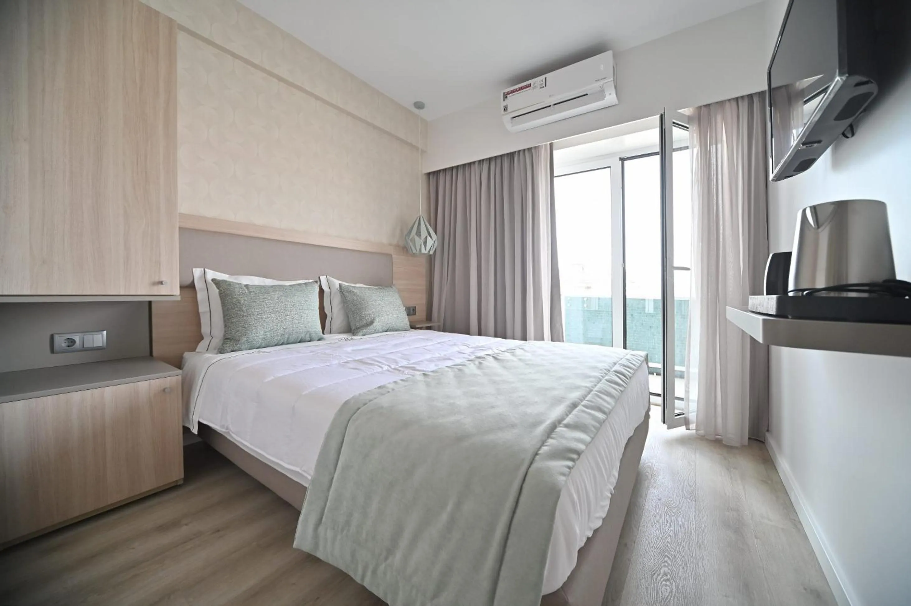 Bed in My Charm Lisbon Suites