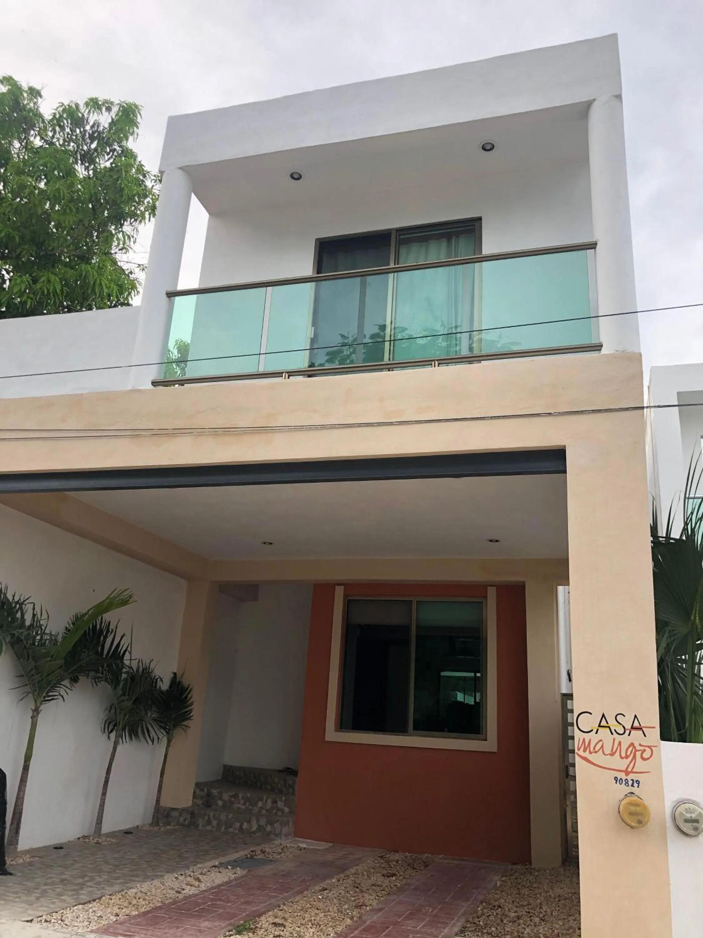 Facade/entrance in Casa Mango