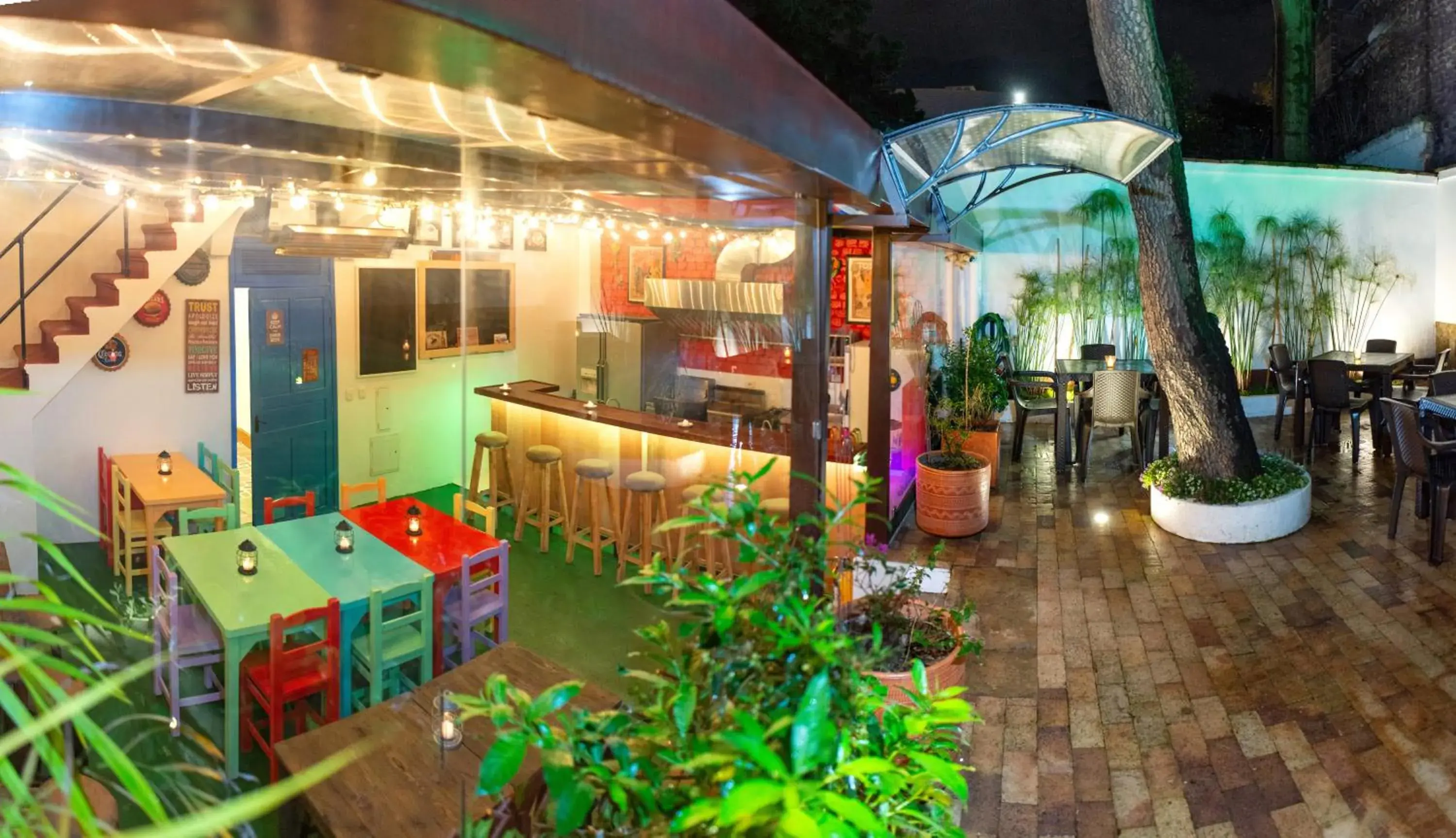 Restaurant/places to eat in Granada Hostel Restaurant/places to eat in Granada Hostel