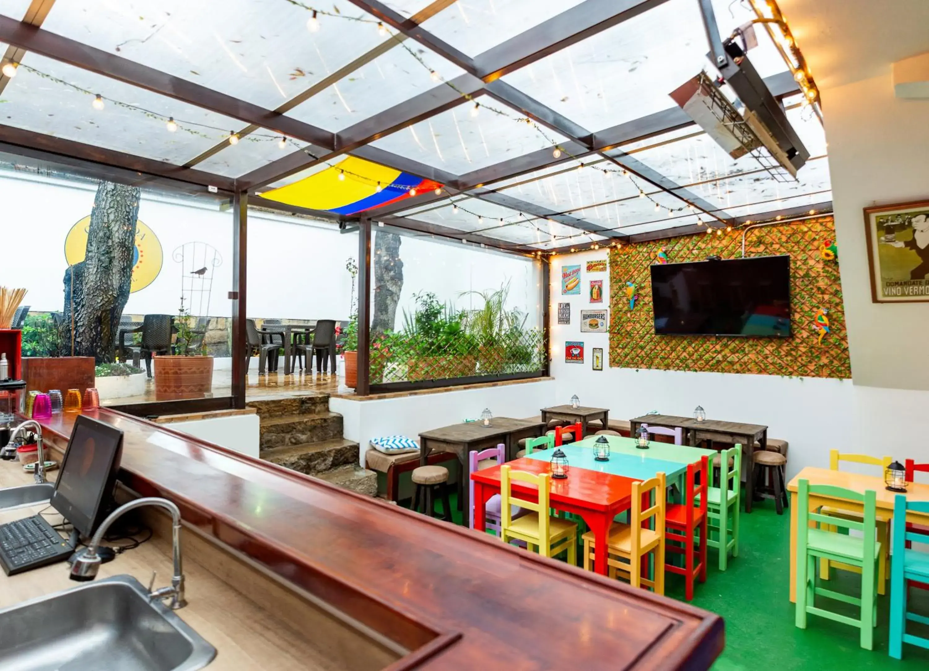 Restaurant/places to eat in Granada Hostel Restaurant/places to eat in Granada Hostel