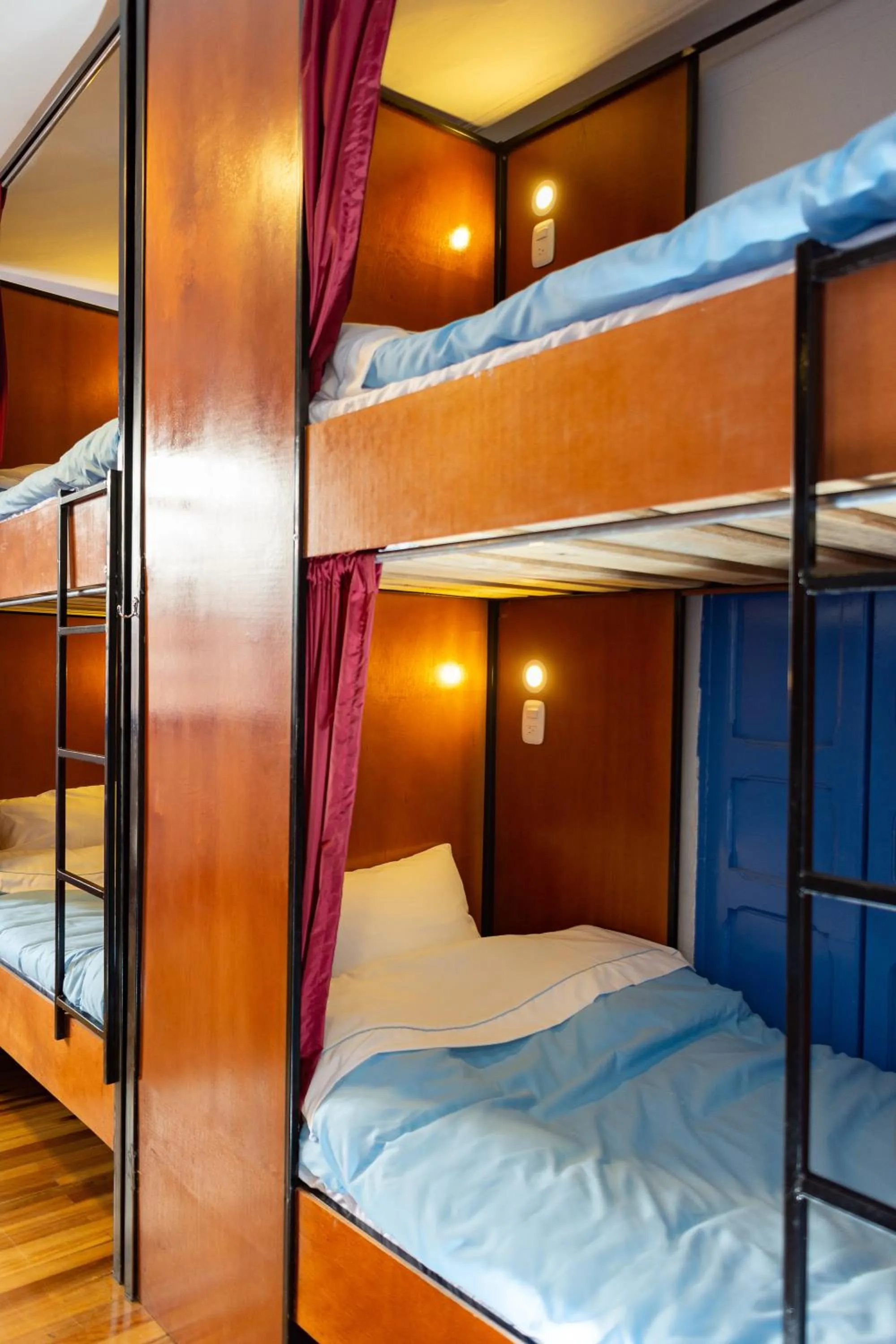 bunk bed, Bed in Granada Hostel