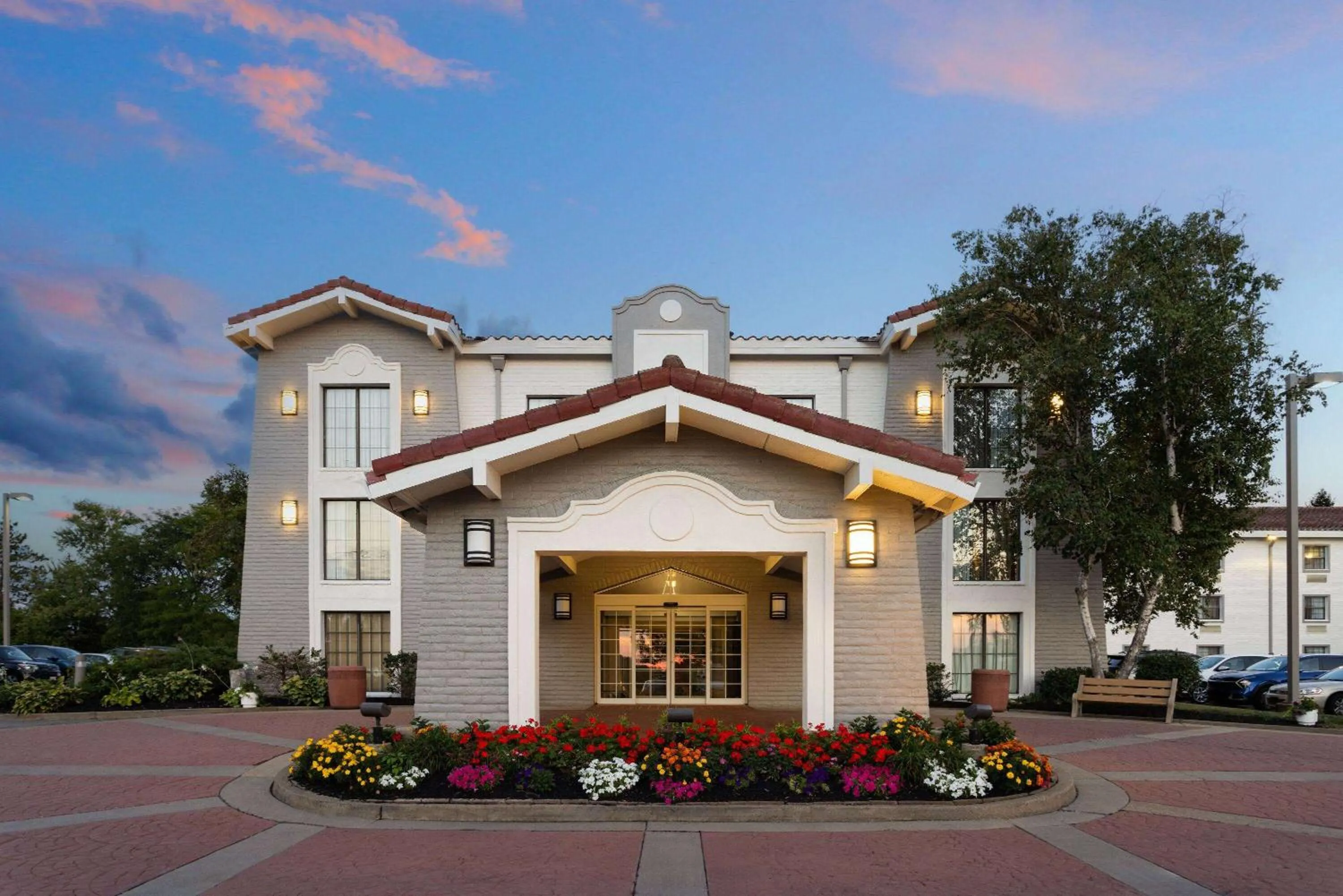 Property building in La Quinta Inn by Wyndham Pittsburgh Airport