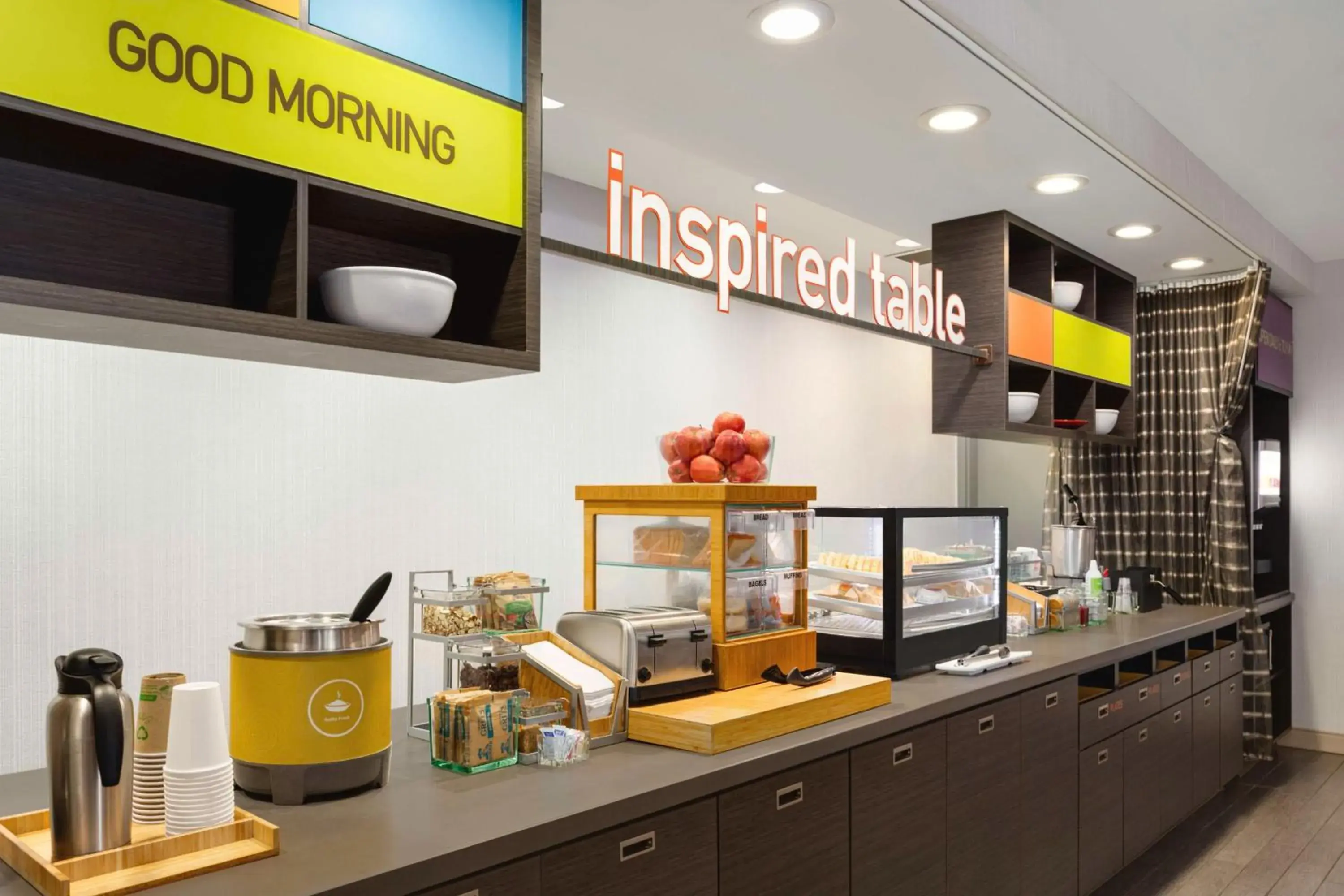 Breakfast in Home2 Suites by Hilton - Oxford Breakfast in Home2 Suites by Hilton - Oxford