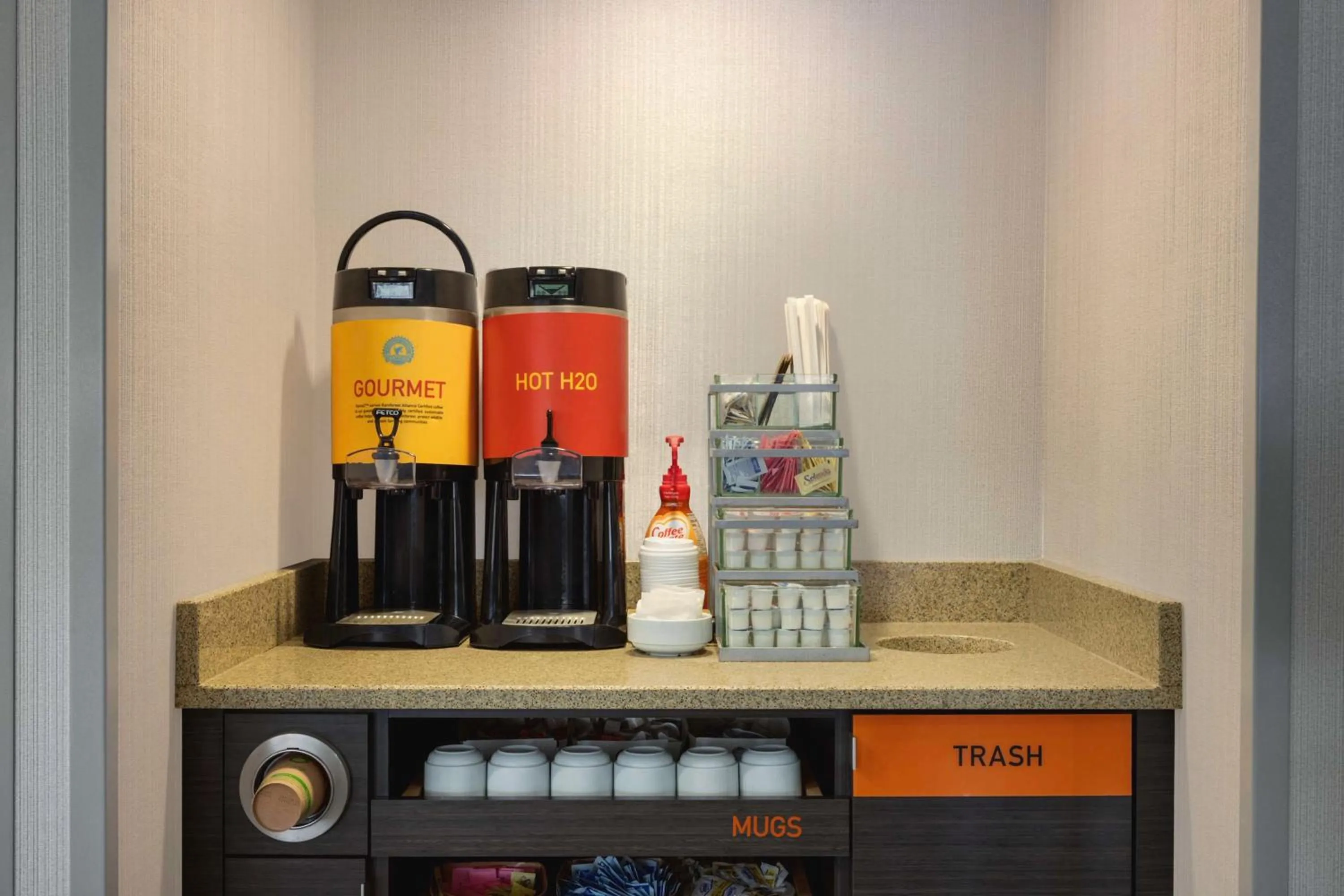 Dining area in Home2 Suites by Hilton - Oxford