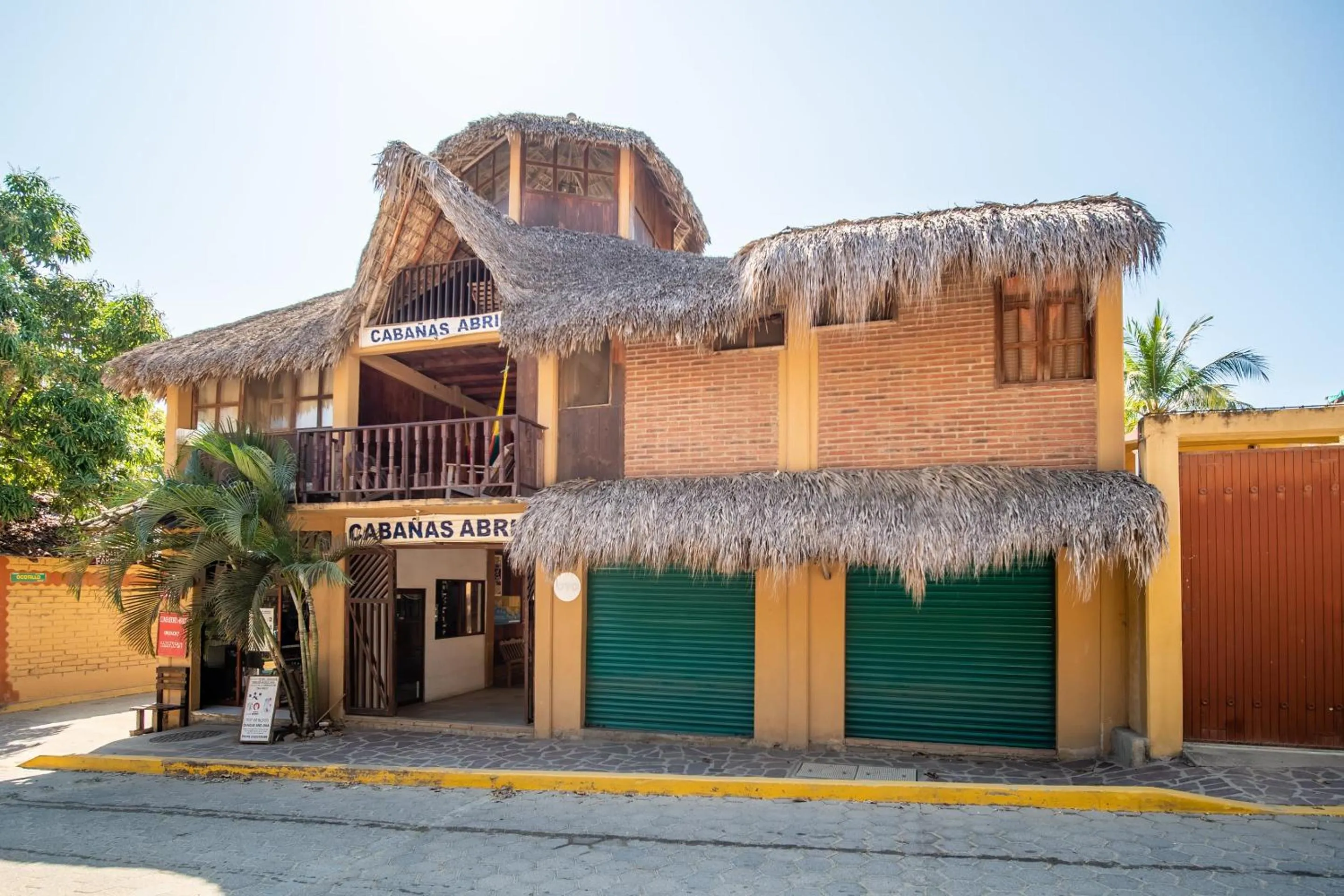 Facade/entrance in OYO Cabañas Abril, Mazunte