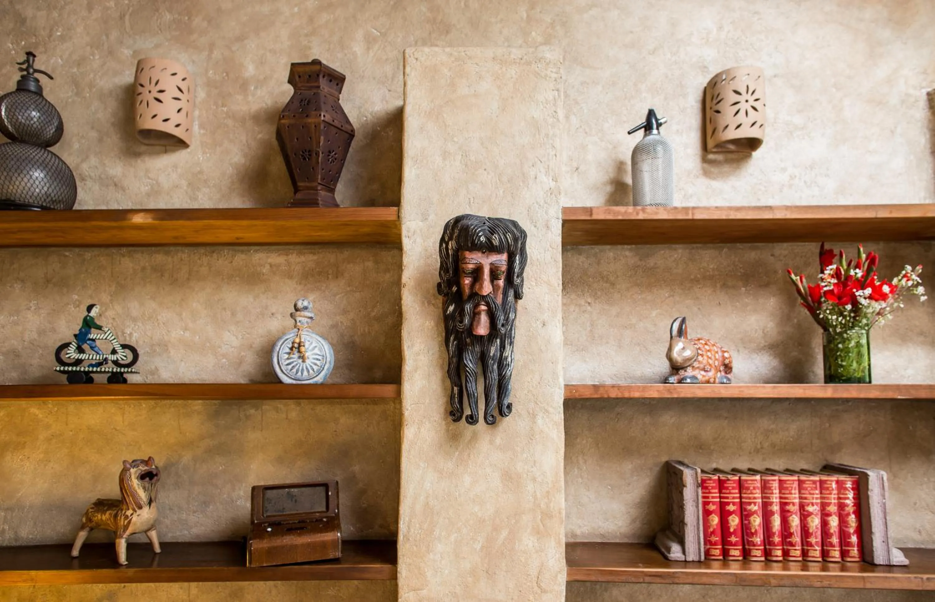 Decorative detail in Hacienda San Gabriel de las Palmas